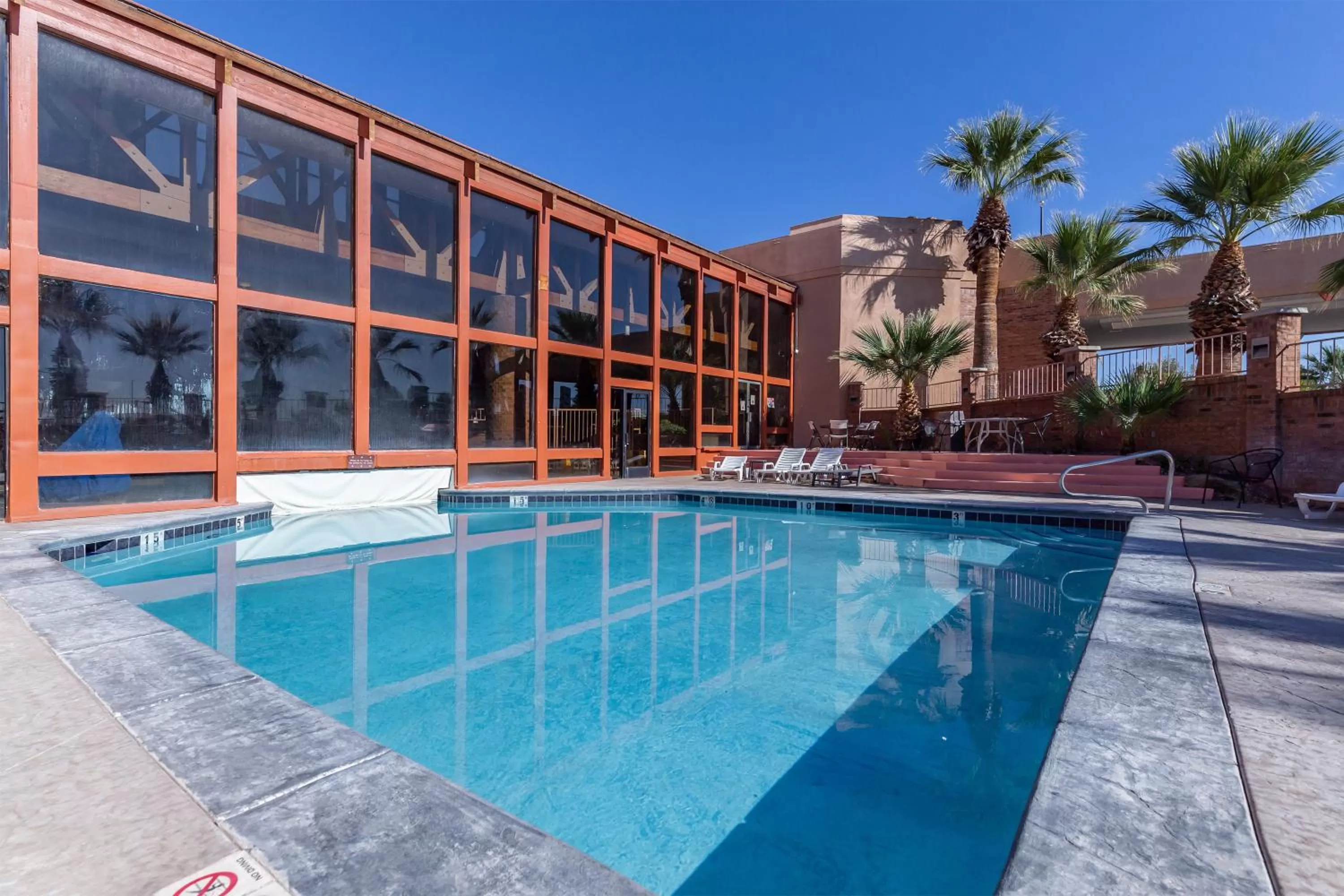 Swimming pool in Red Lion Hotel and Conference Center St. George