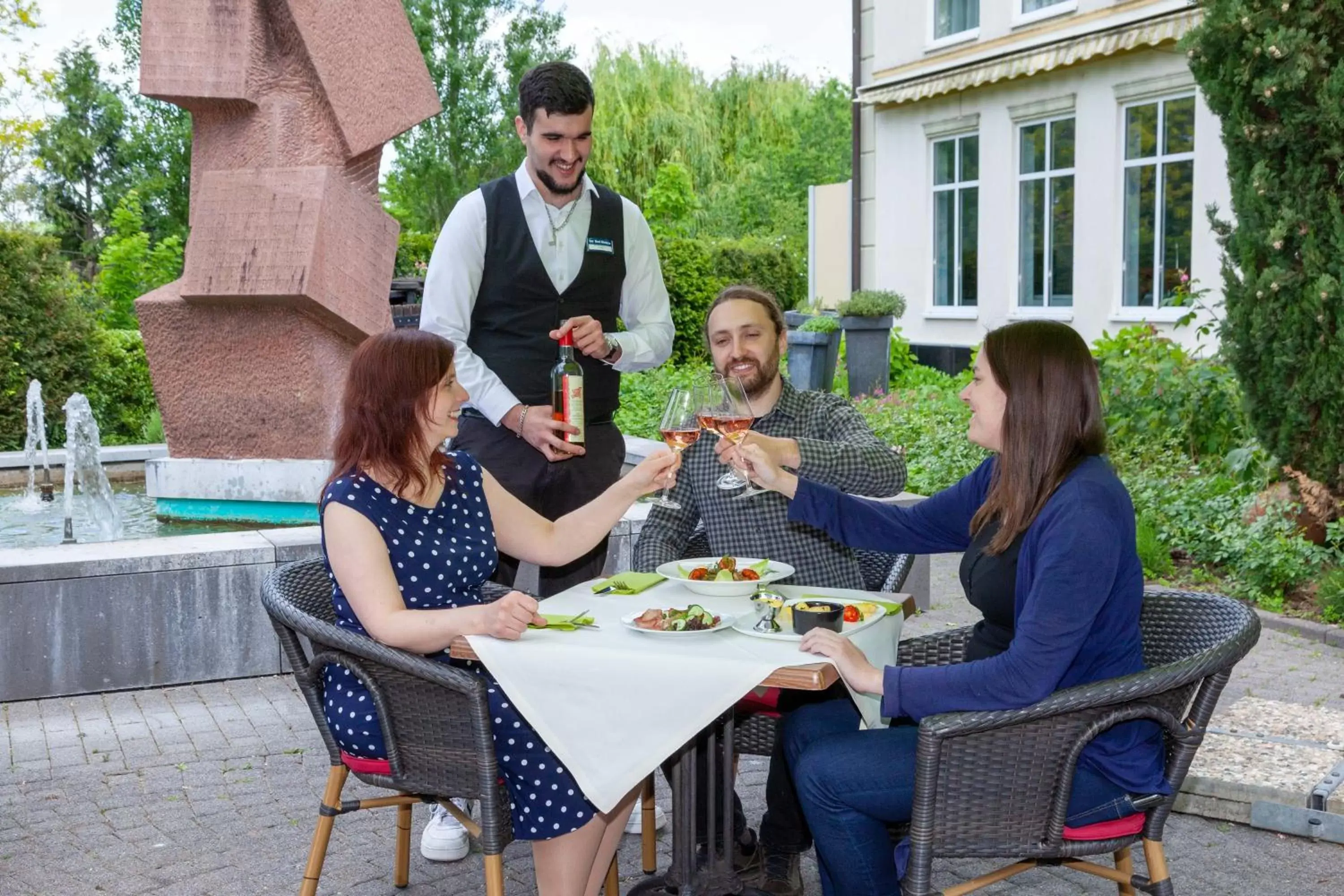 Patio in Best Western Wein- und Parkhotel