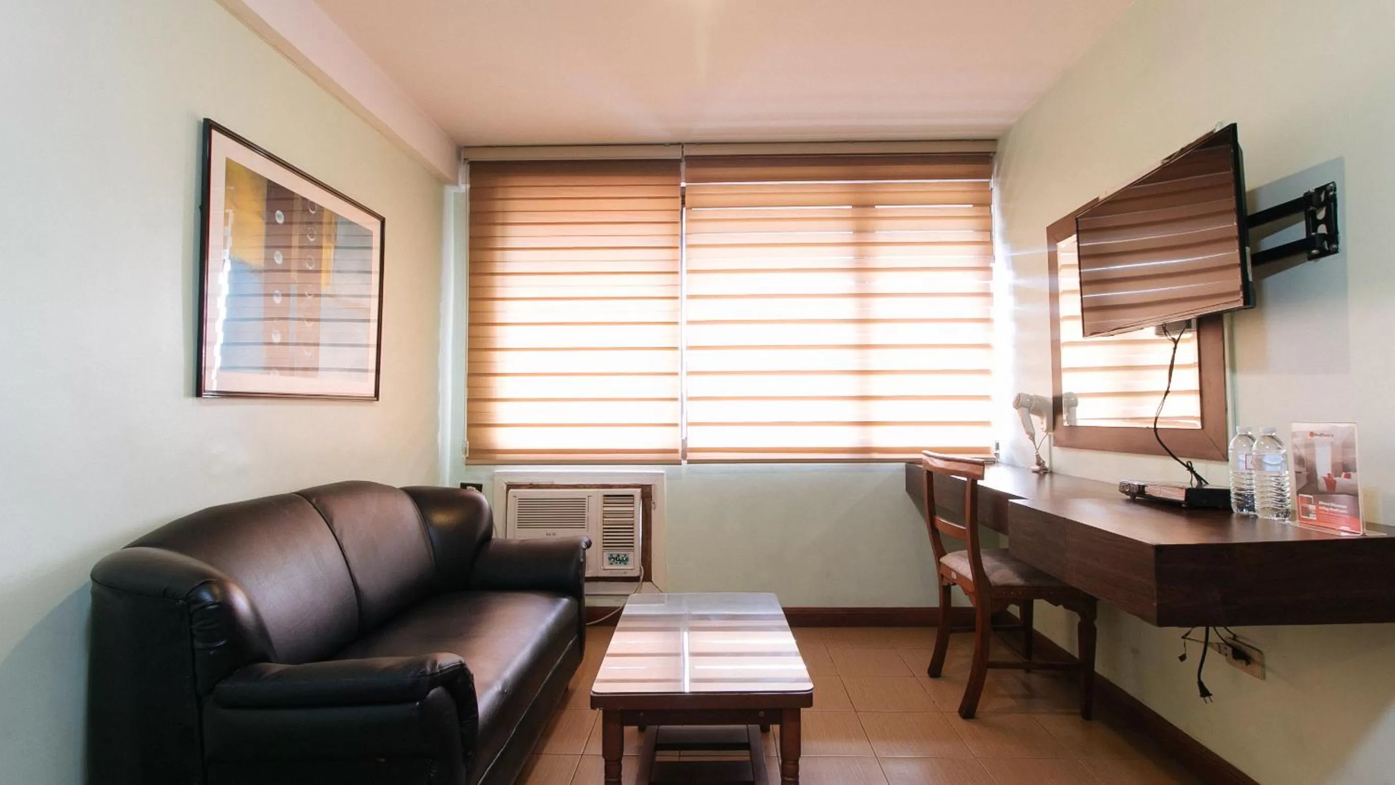 Seating area in RedDoorz at Timog Avenue Quezon City