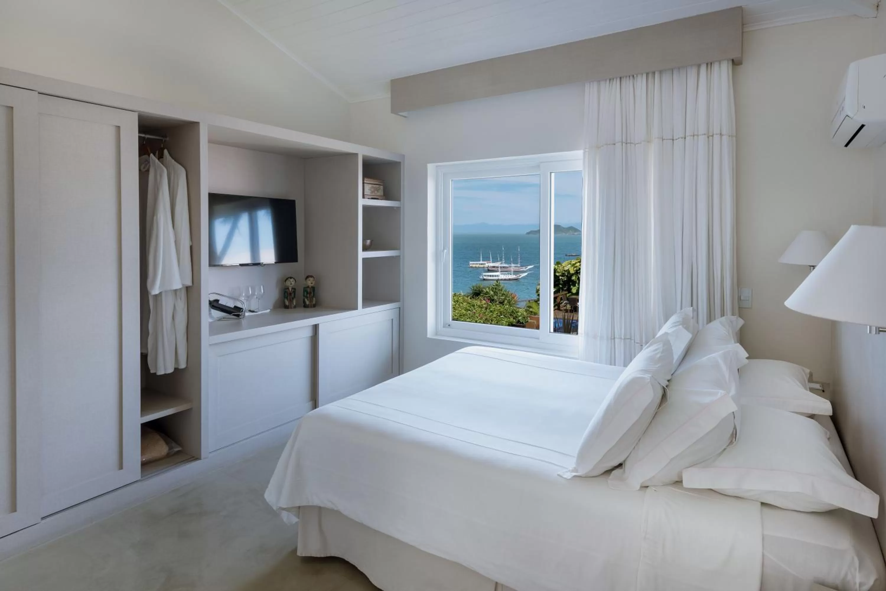 View (from property/room), Bed in Abracadabra Boutique Hotel