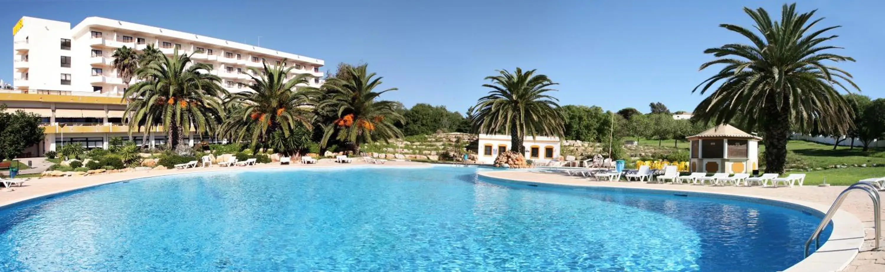 Swimming pool in INATEL Albufeira Swimming pool in INATEL Albufeira