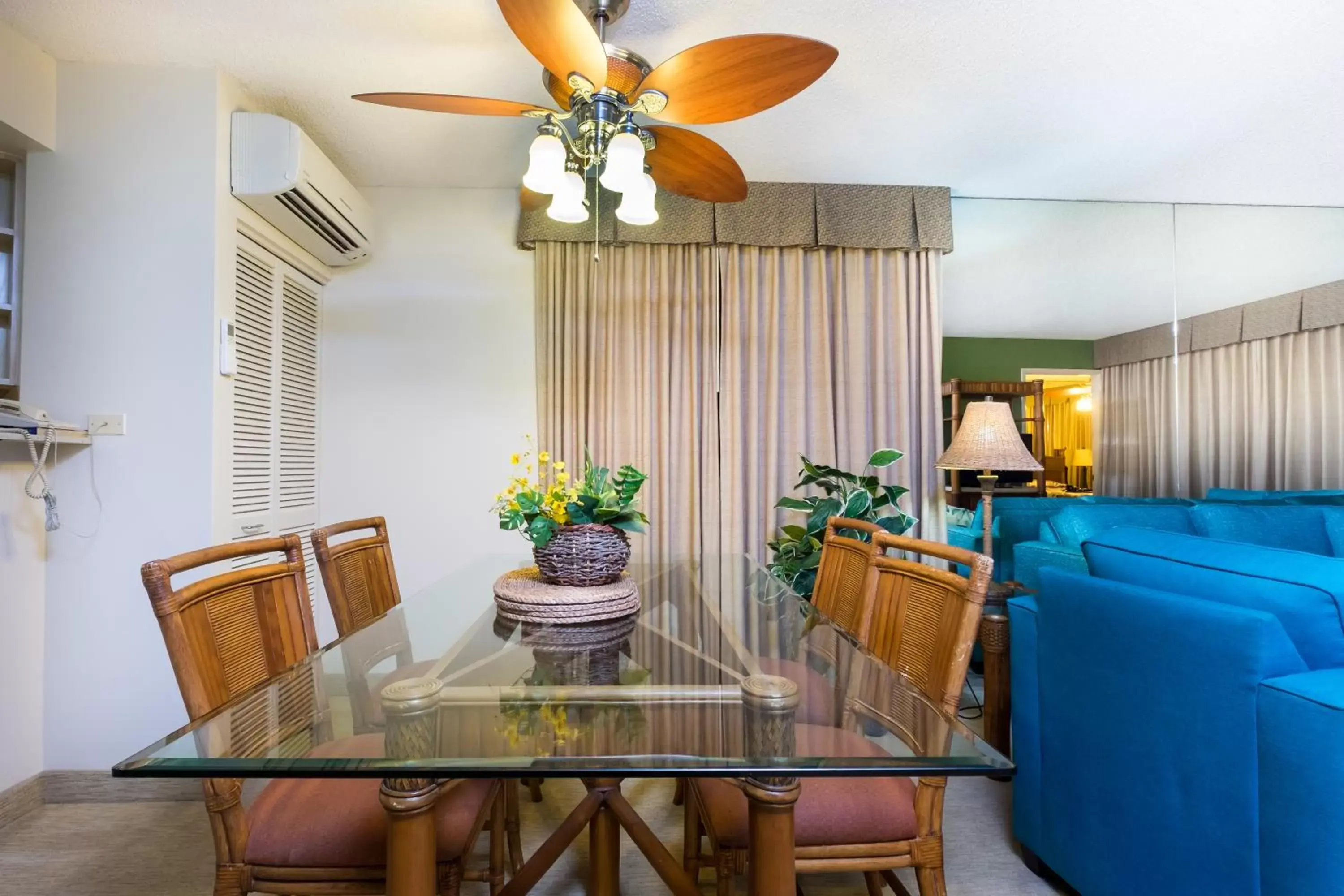 Living room, Dining Area in Kahana Falls Resort