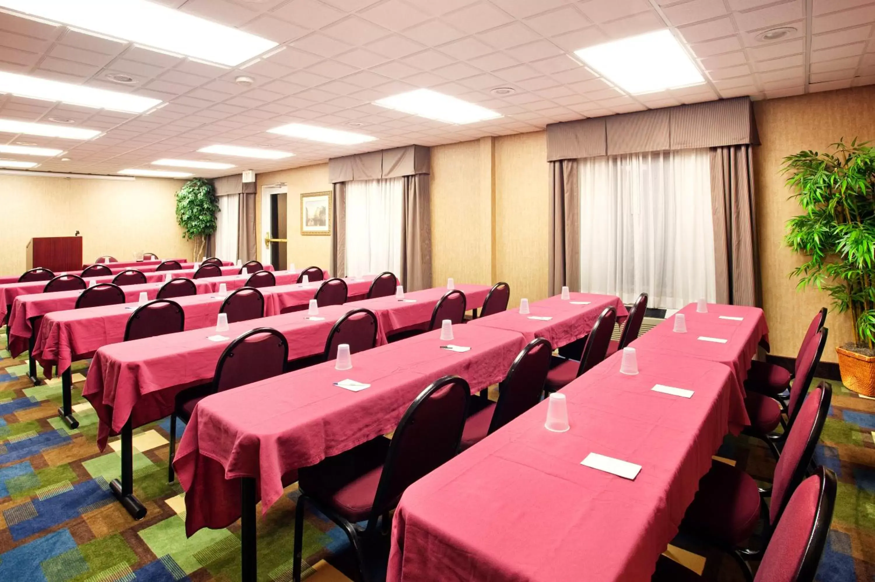 Meeting/conference room in Holiday Inn Express & Suites Kings Mountain - Shelby Area, an IHG Hotel