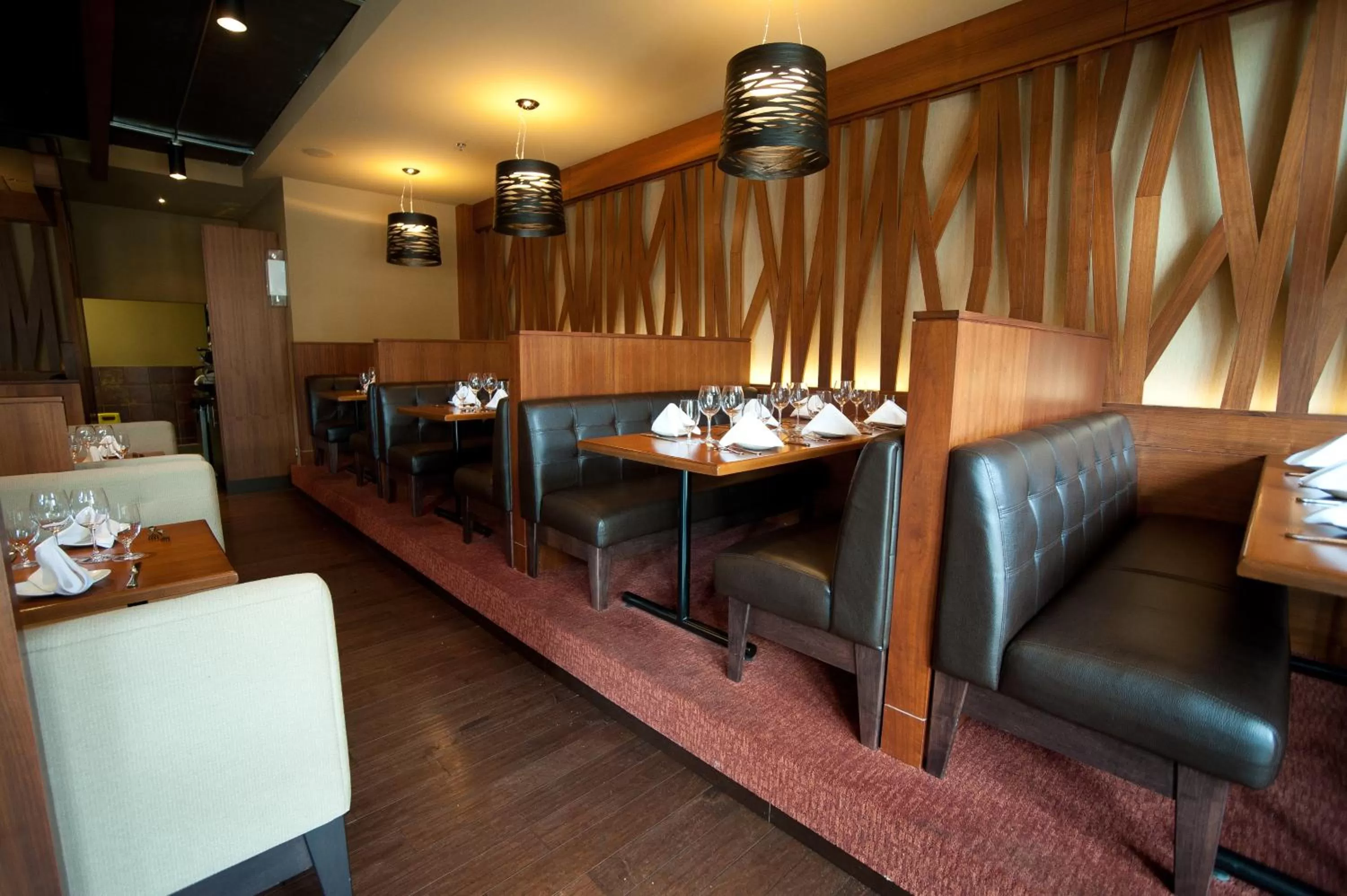 Restaurant/places to eat in The Holman Grand Hotel