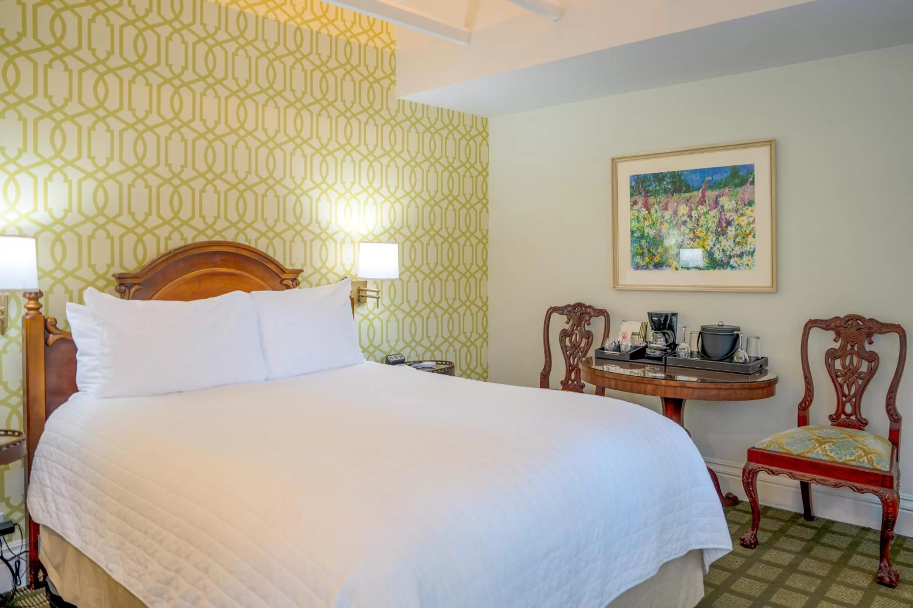 Bed in The Bergson, BW Signature Collection