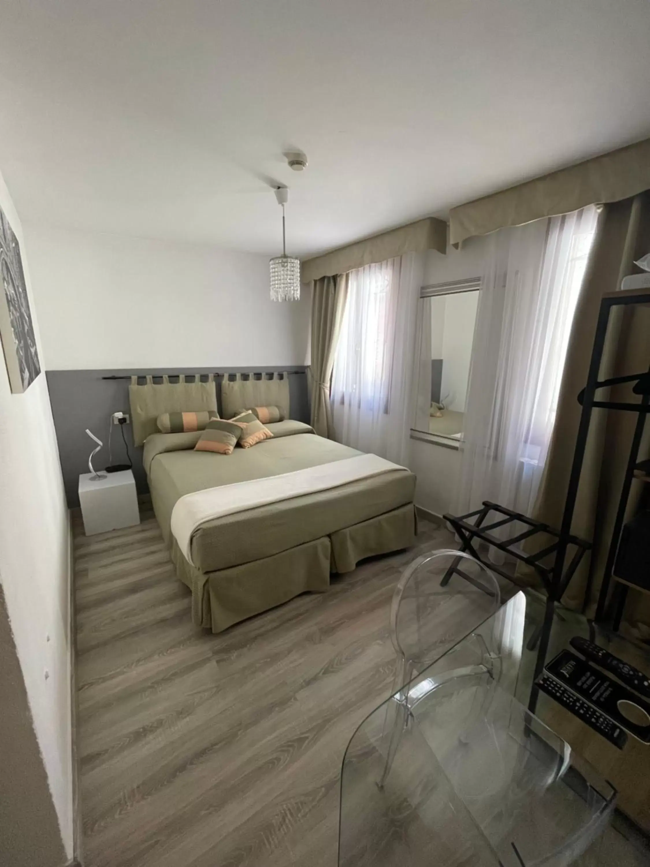 Bedroom, Bed in Albergo Marin