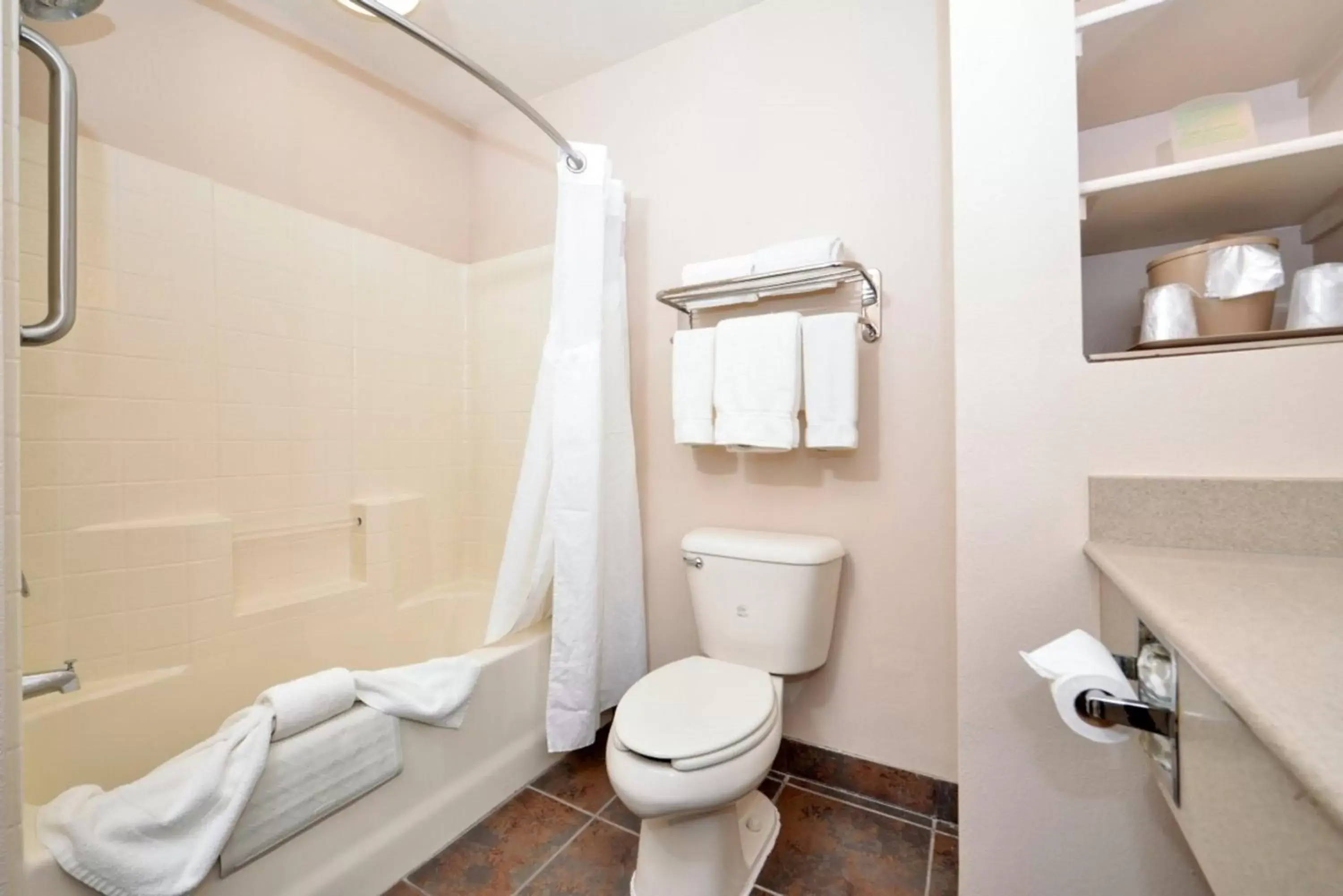 Bathroom in Holiday Inn Express Kingman, an IHG Hotel