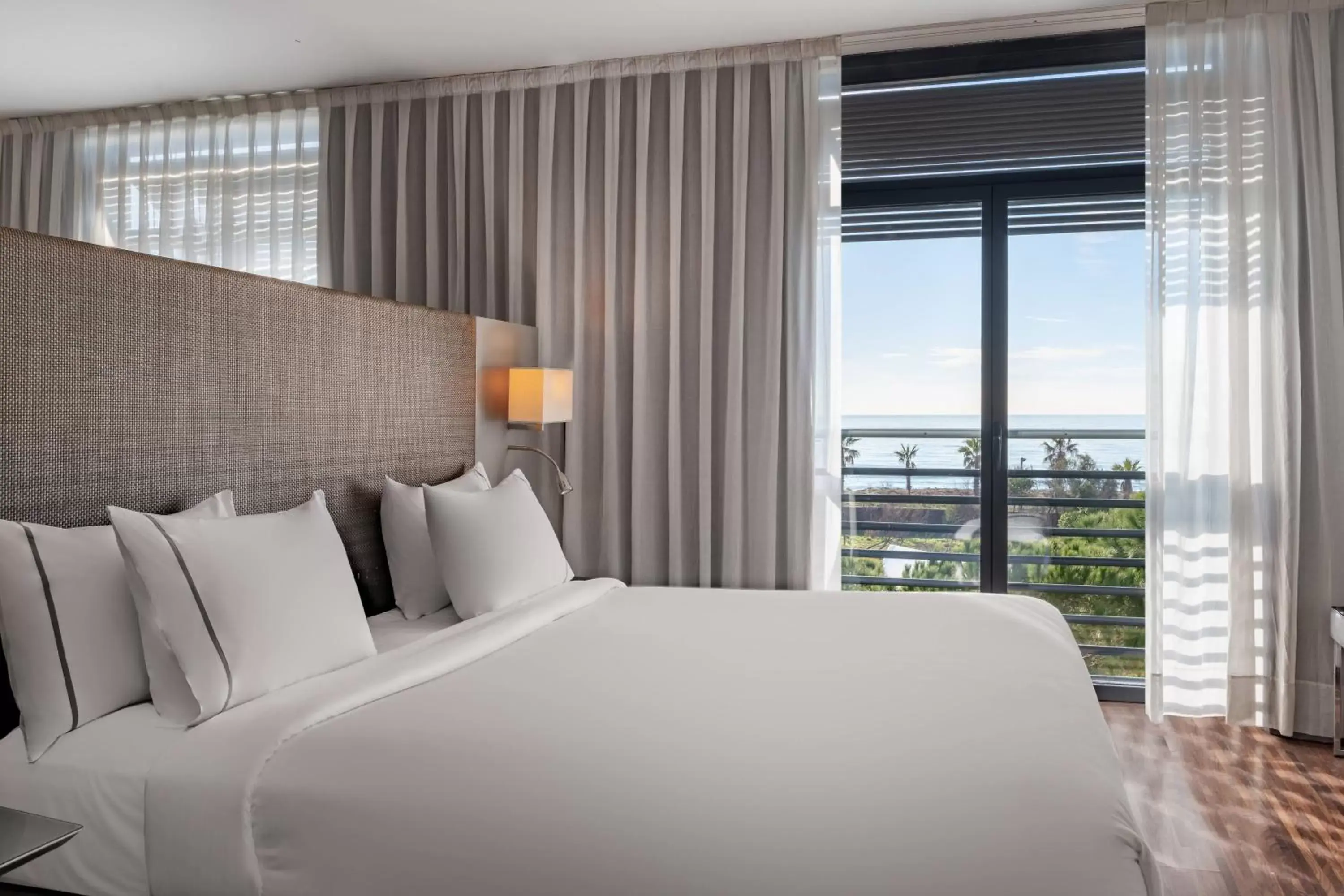 Bedroom, Bed in AC Hotel Gavà Mar Airport by Marriott