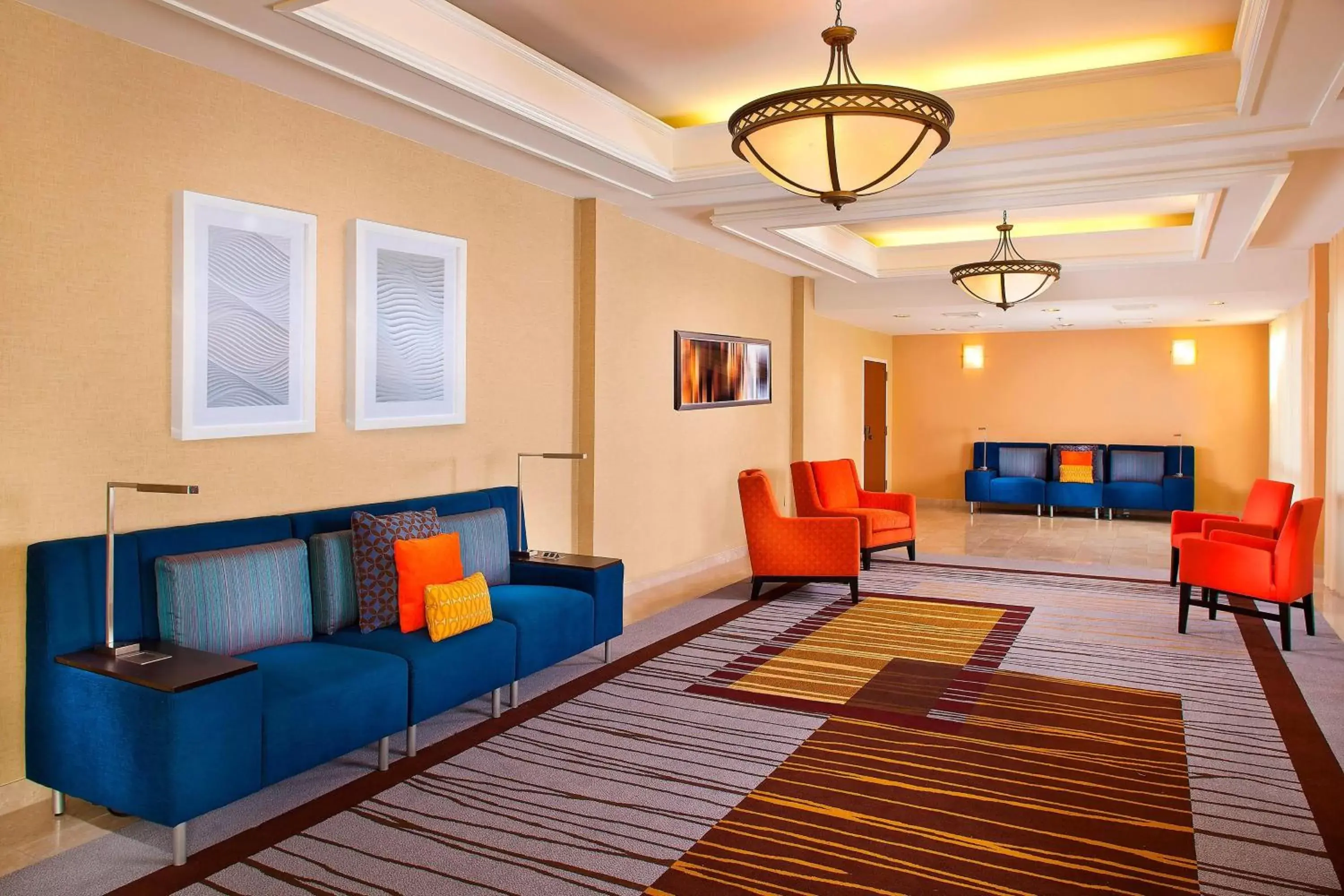 Meeting/conference room, Seating Area in Courtyard by Marriott Covington / Mandeville