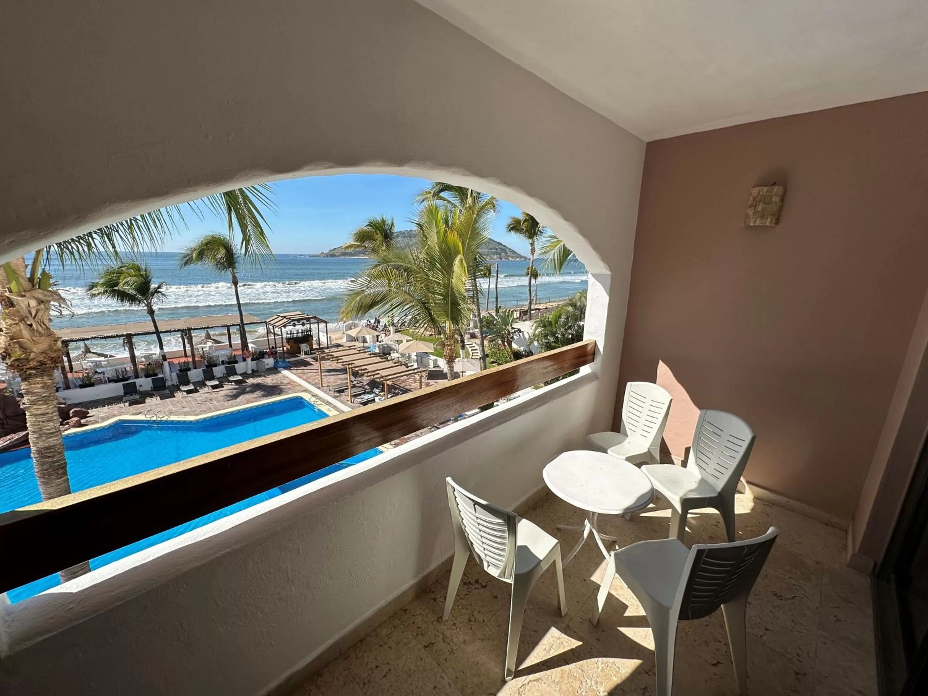 Property building in Hotel Quijote Inn