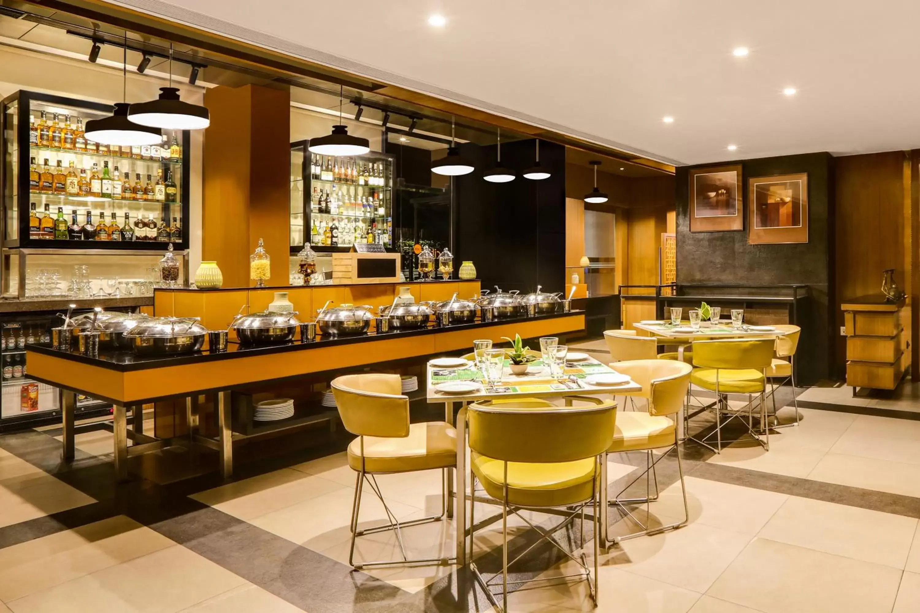 Restaurant/Places to Eat in Lemon Tree Hotel Viman Nagar Pune