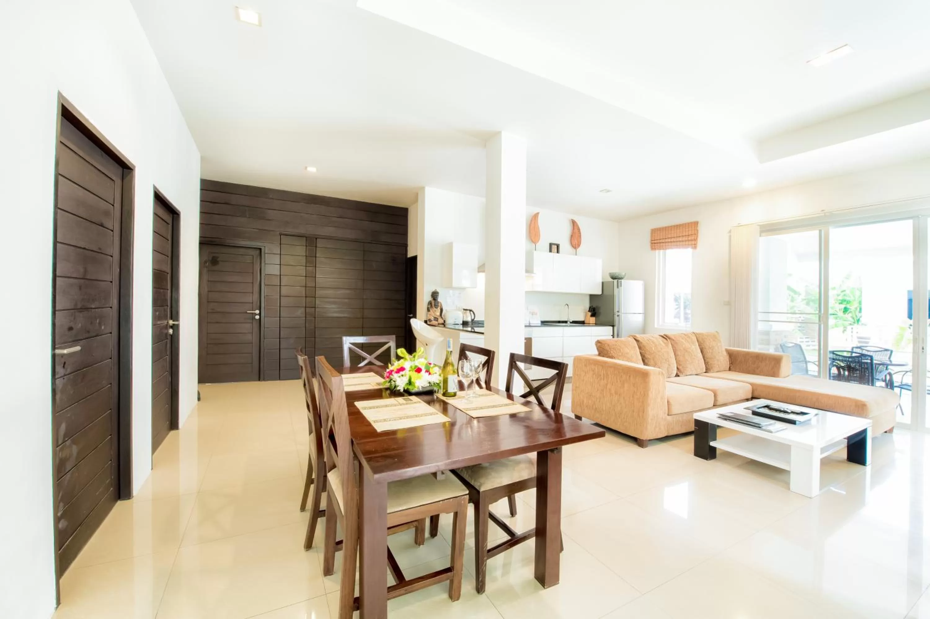 Day in Oriental Beach Pearl Resort