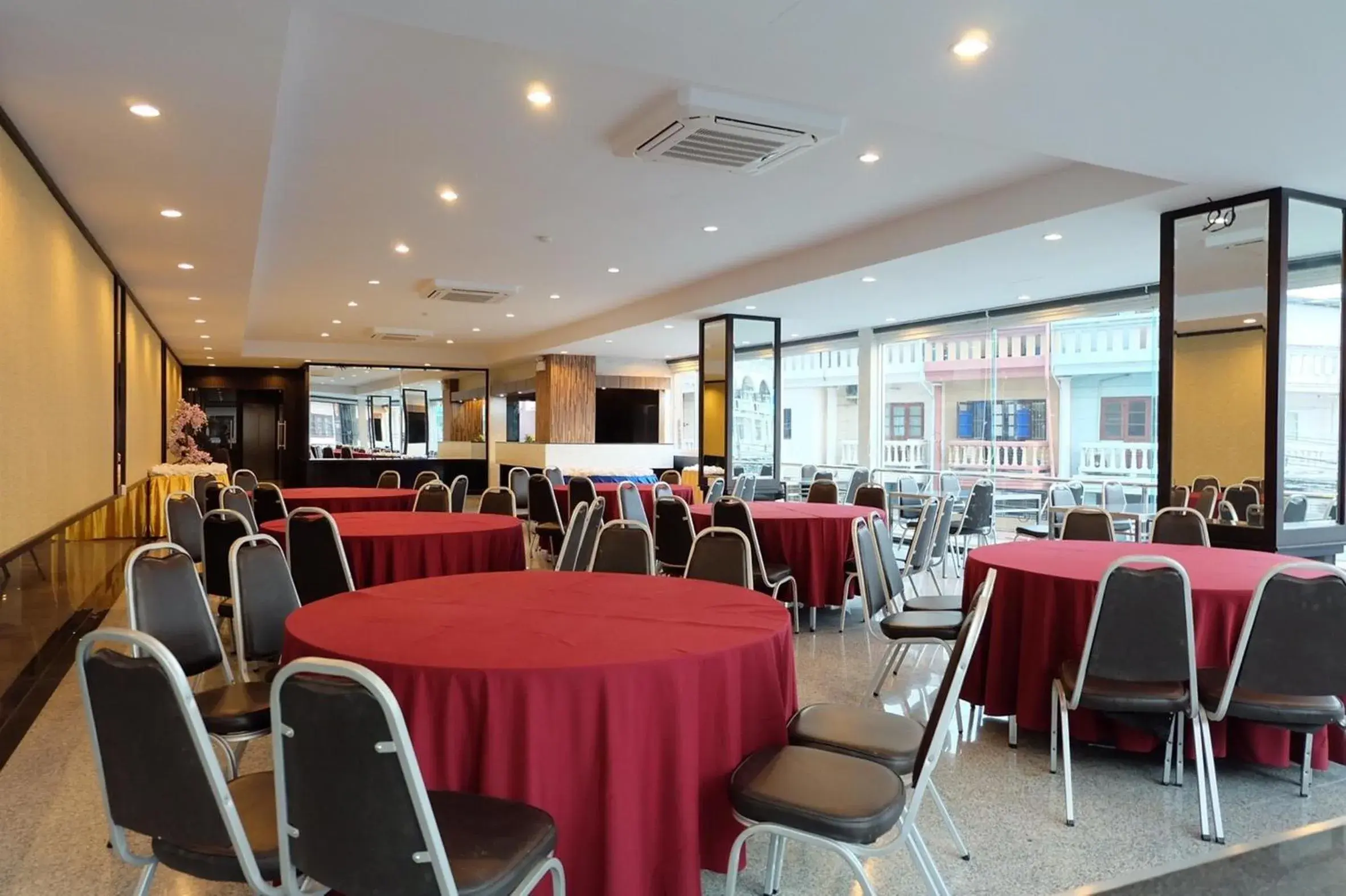 Meeting/conference room, Restaurant/Places to Eat in The Grand Day Night (SHA Plus)