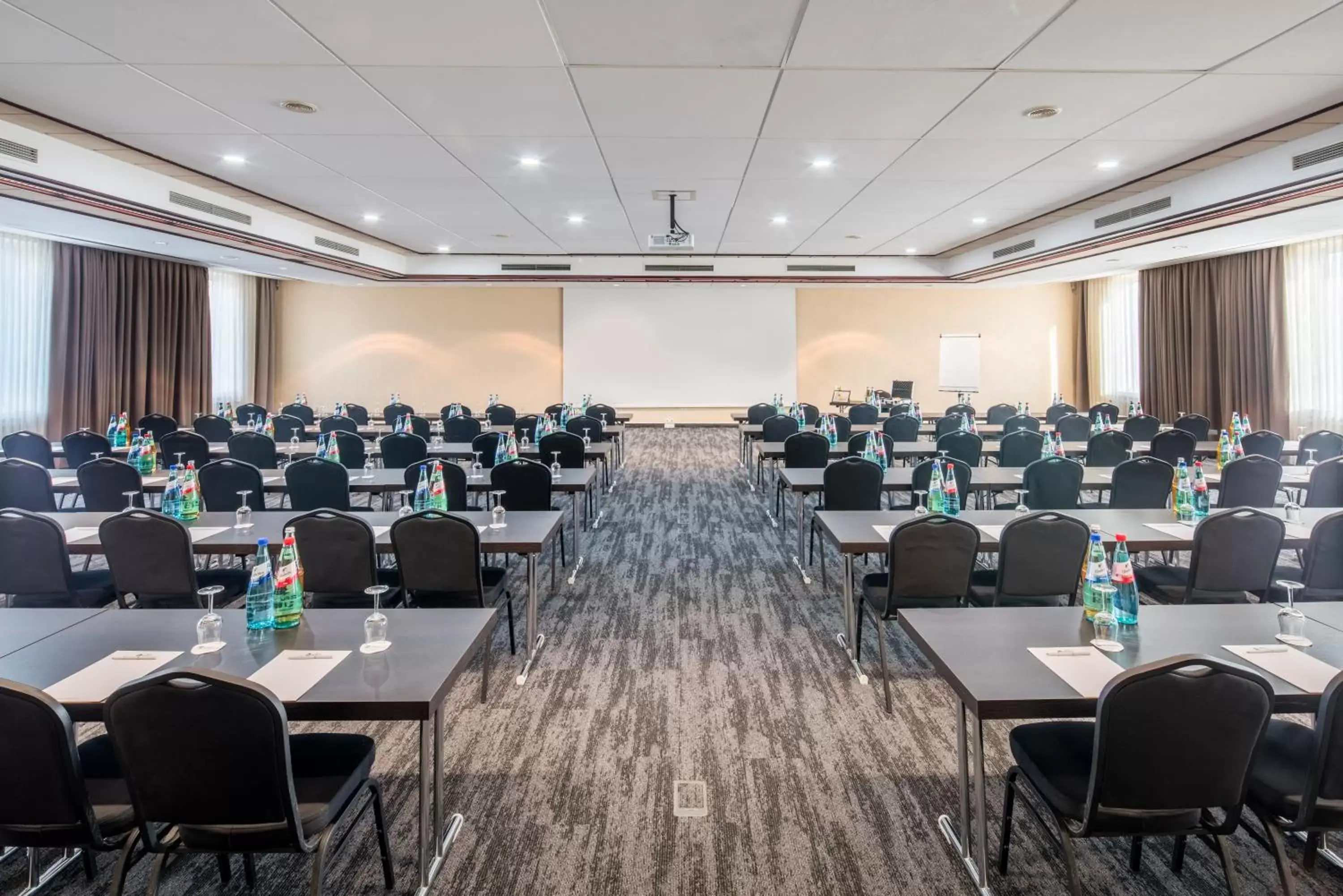 Business facilities in Best Western Plus Plaza Hotel Darmstadt