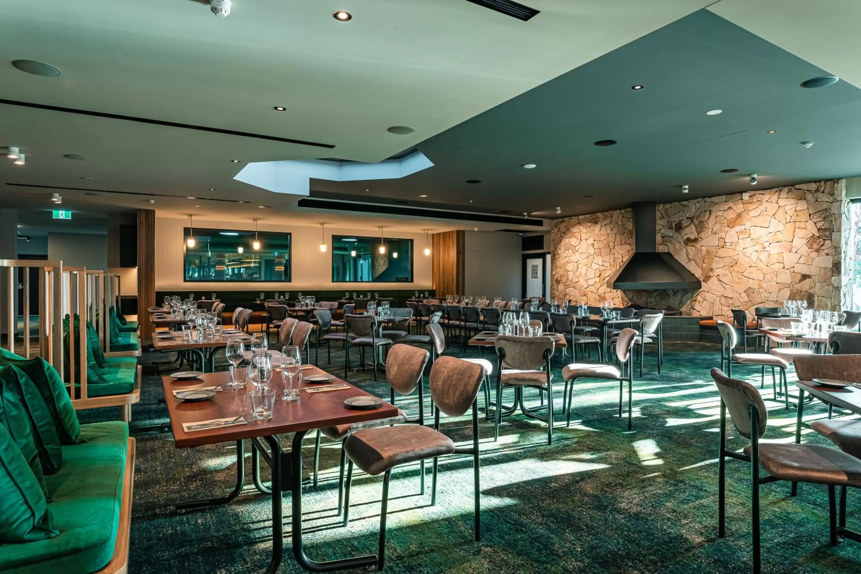 Restaurant/places to eat in Marion Hotel