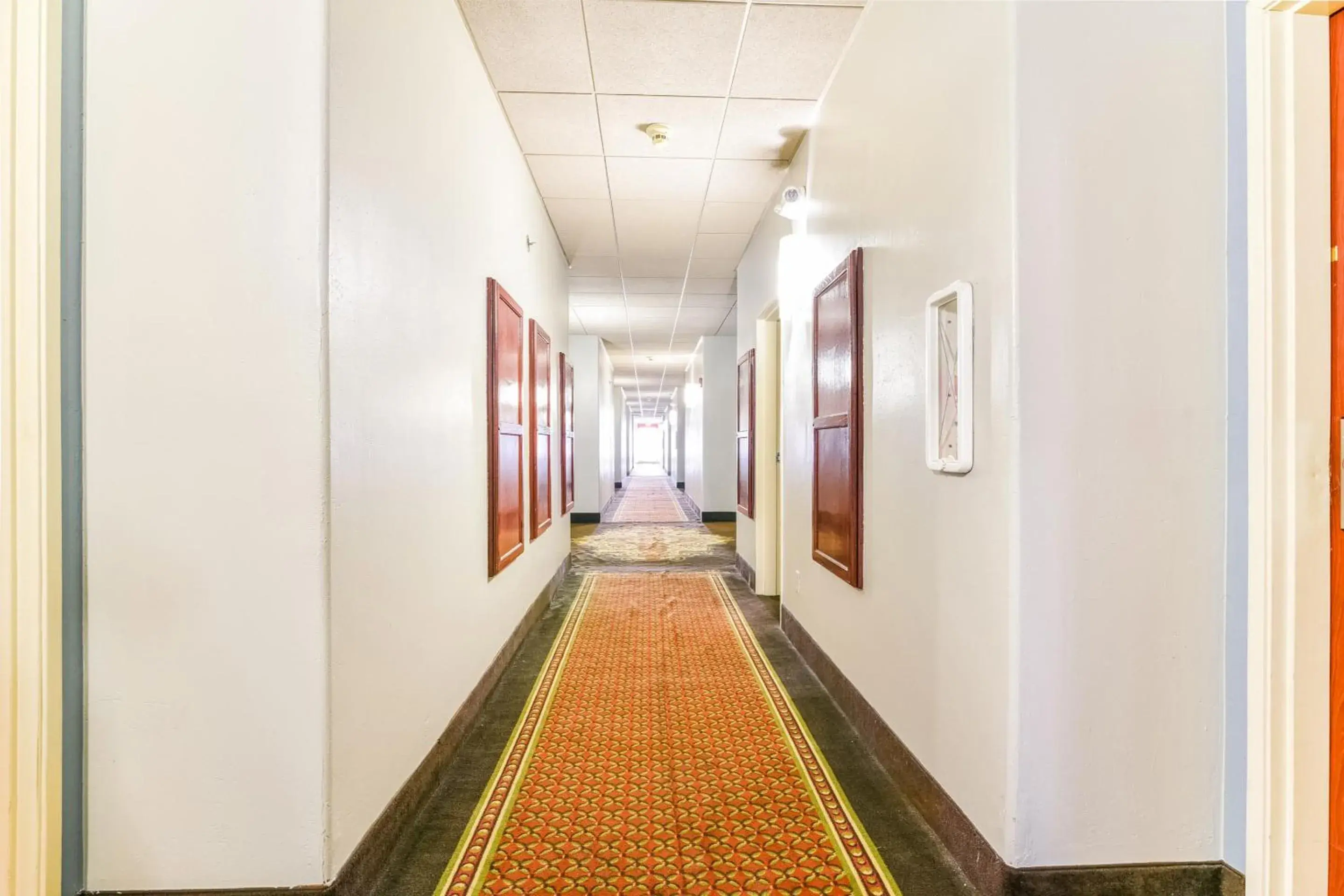 Lobby or reception in OYO Townhouse Oklahoma City Airport