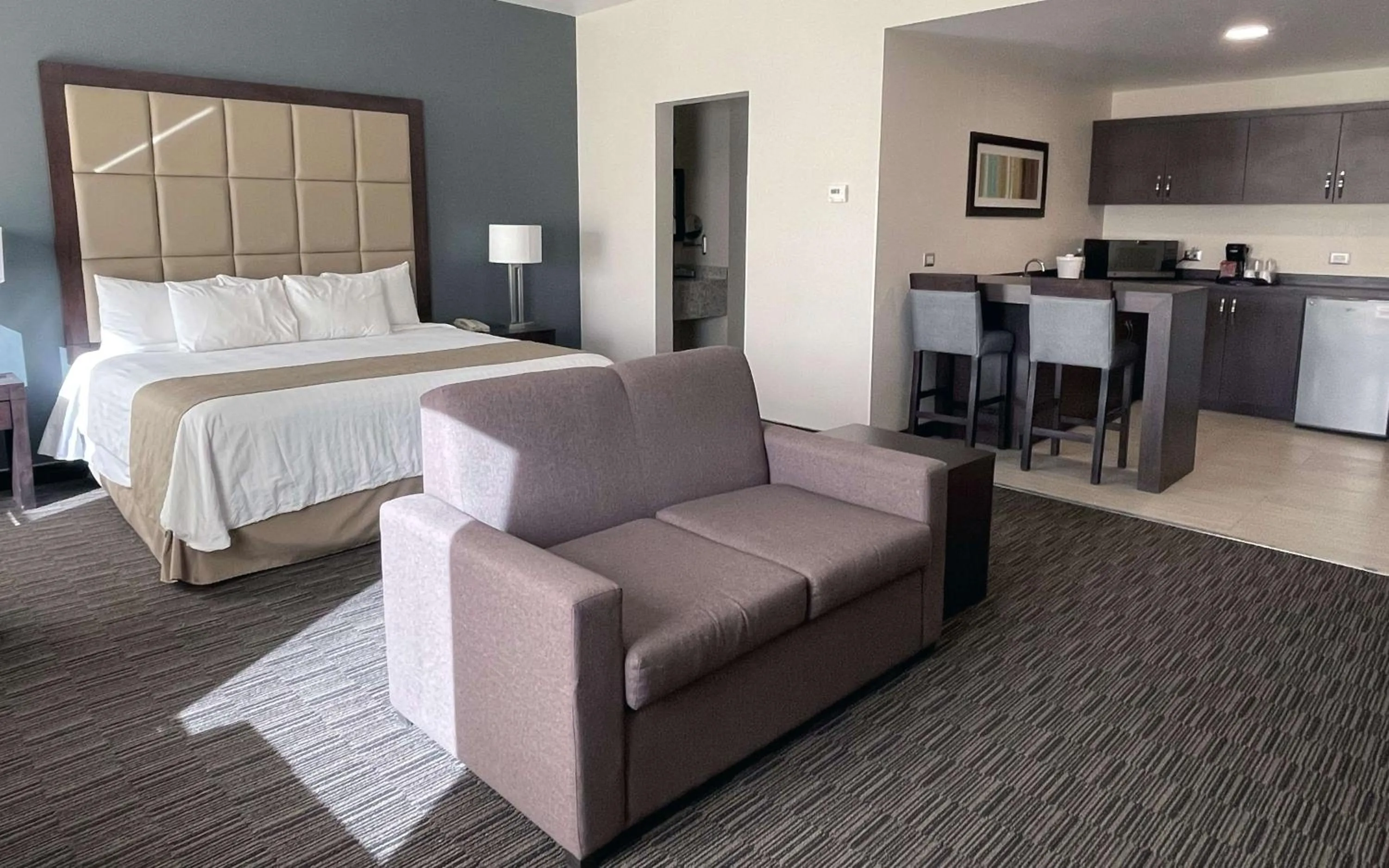 Photo of the whole room, Bed in Best Western Plus Chihuahua Juventud