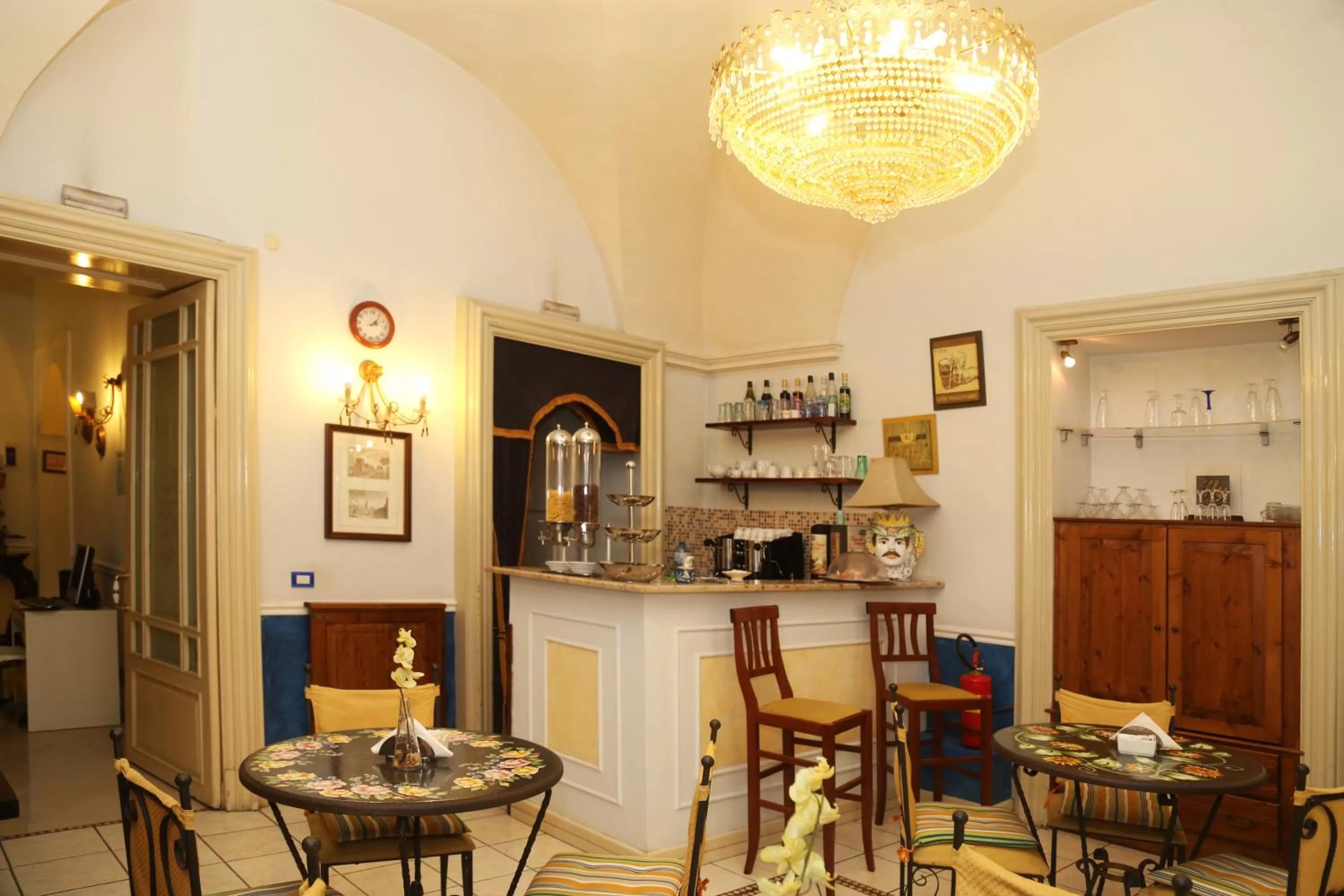 Lounge or bar in Hotel Sangiuliano 132 centro storico Catania