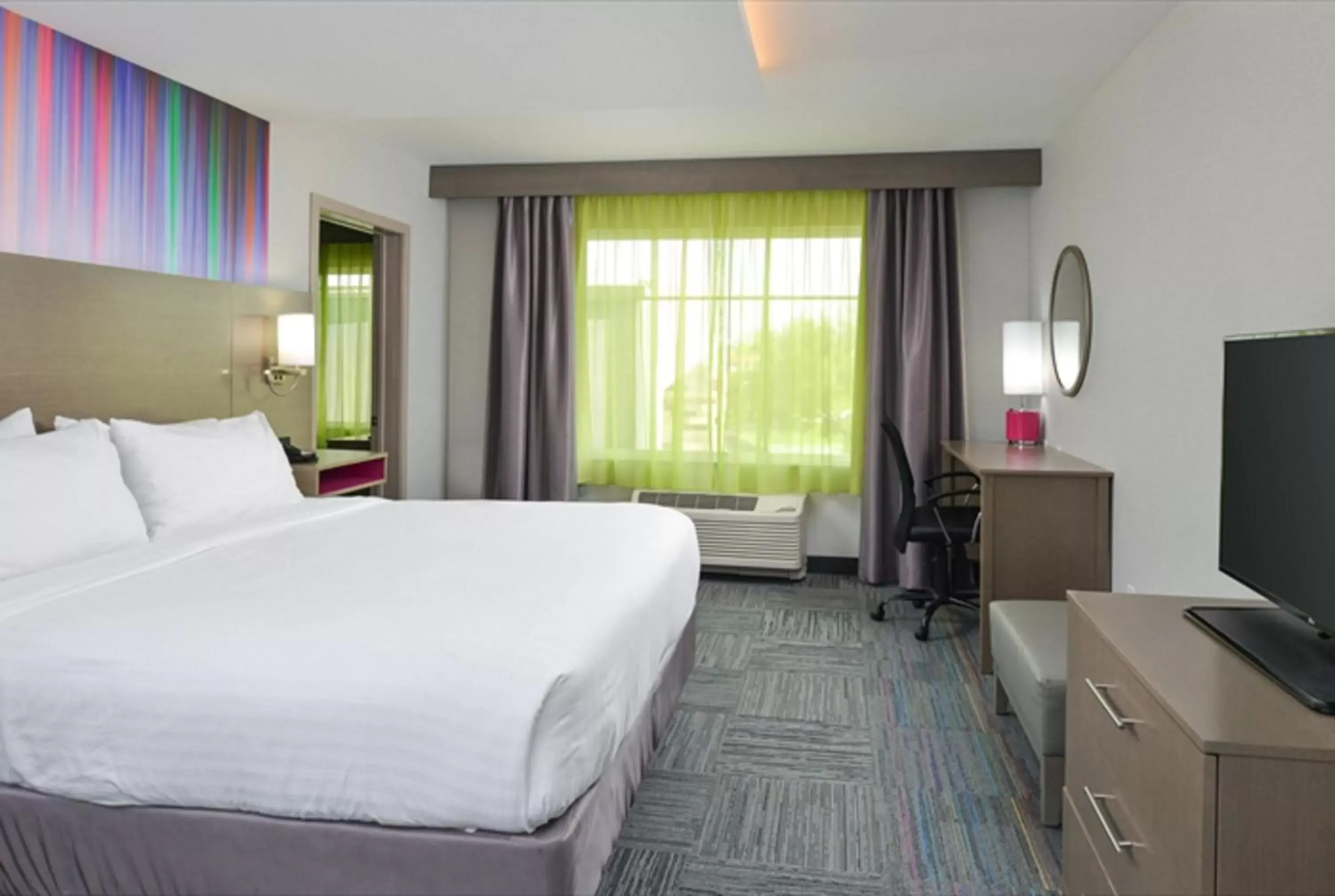 Bedroom, Bed in Holiday Inn Express & Suites Shippensburg, an IHG Hotel
