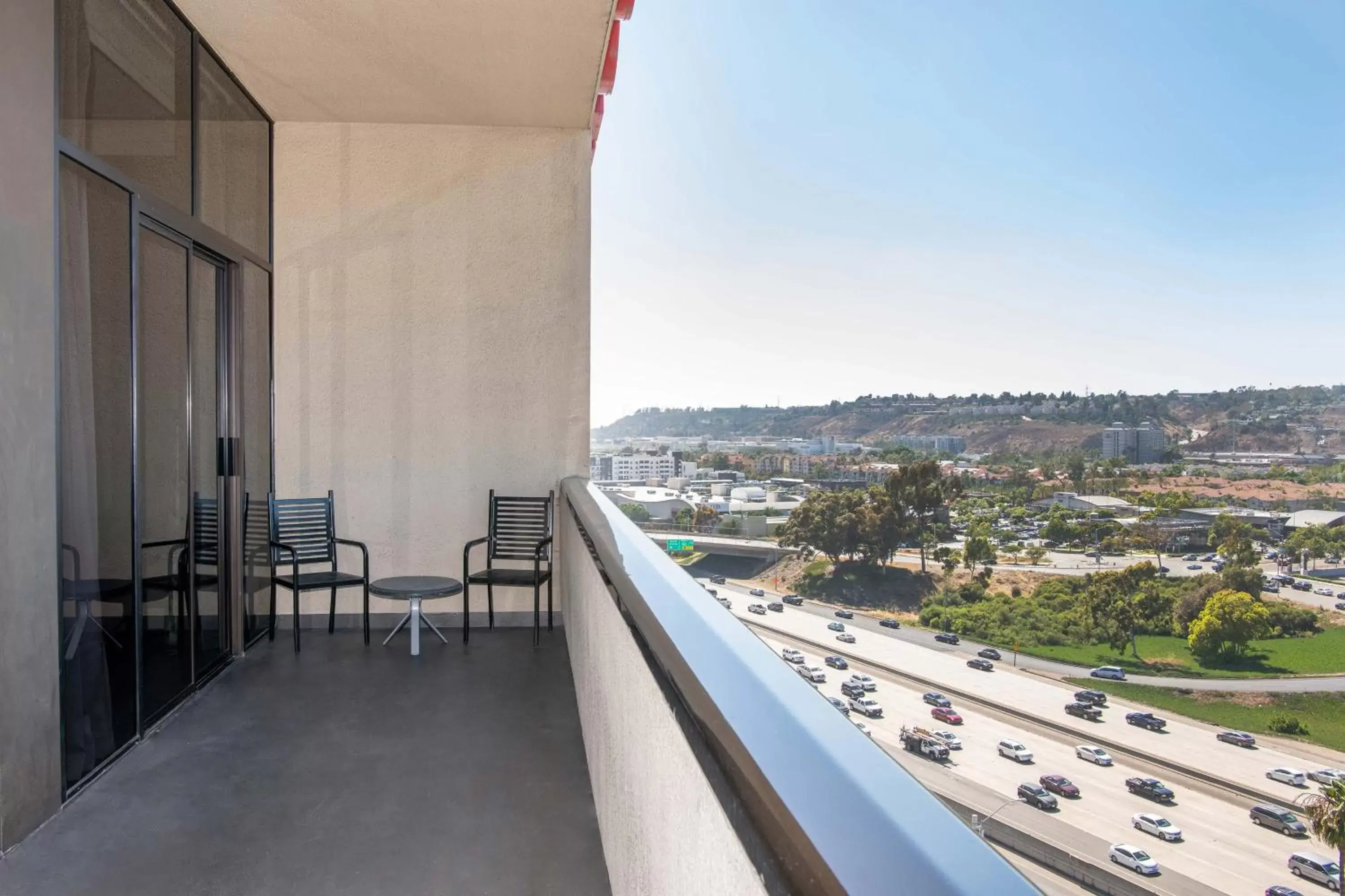 Photo of the whole room, Balcony/Terrace in Sheraton Mission Valley San Diego Hotel