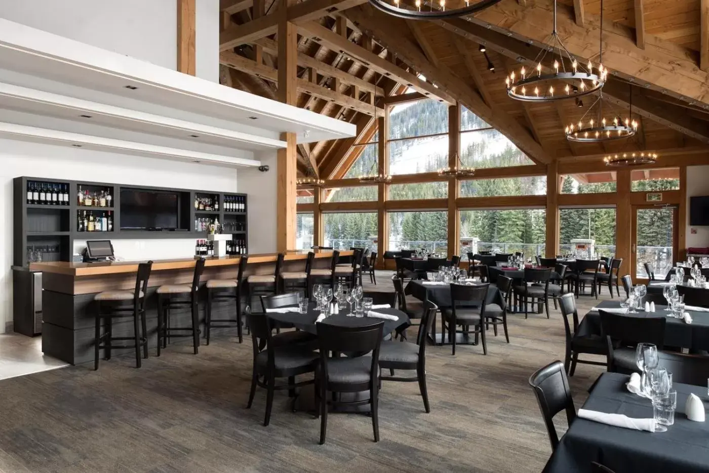 Restaurant/Places to Eat in Panorama Vacation Retreat at Horsethief Lodge