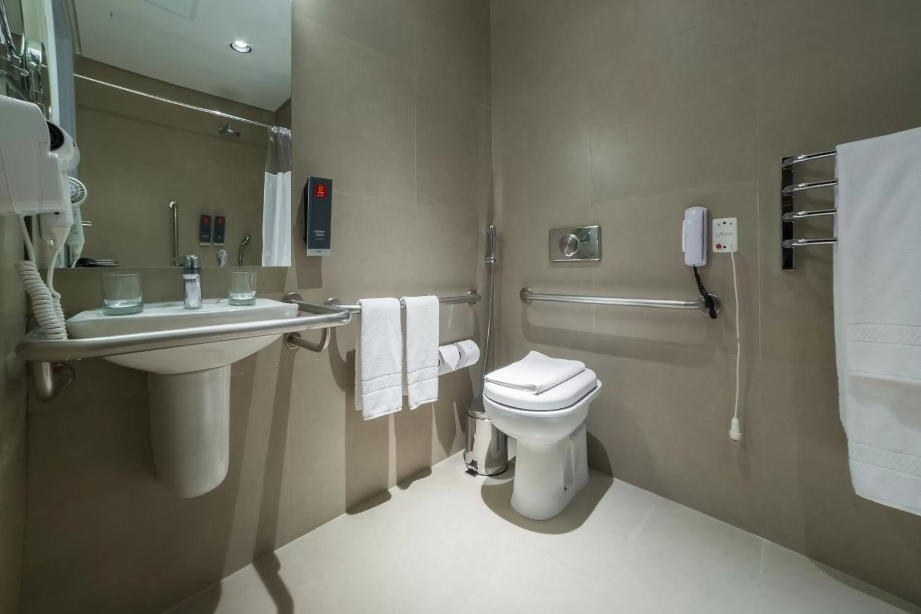 Facility for disabled guests, Bathroom in Aparthotel Adagio Sao Bernardo Do Campo