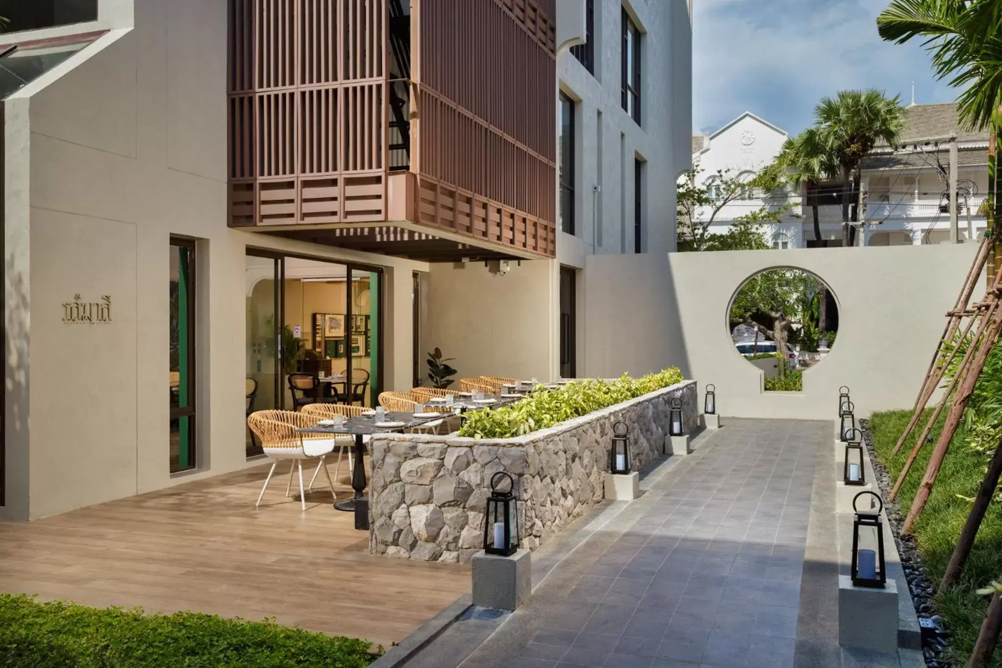 Property building in Maladee Rendezvous Hotel Chiang Mai Property building in Maladee Rendezvous Hotel Chiang Mai