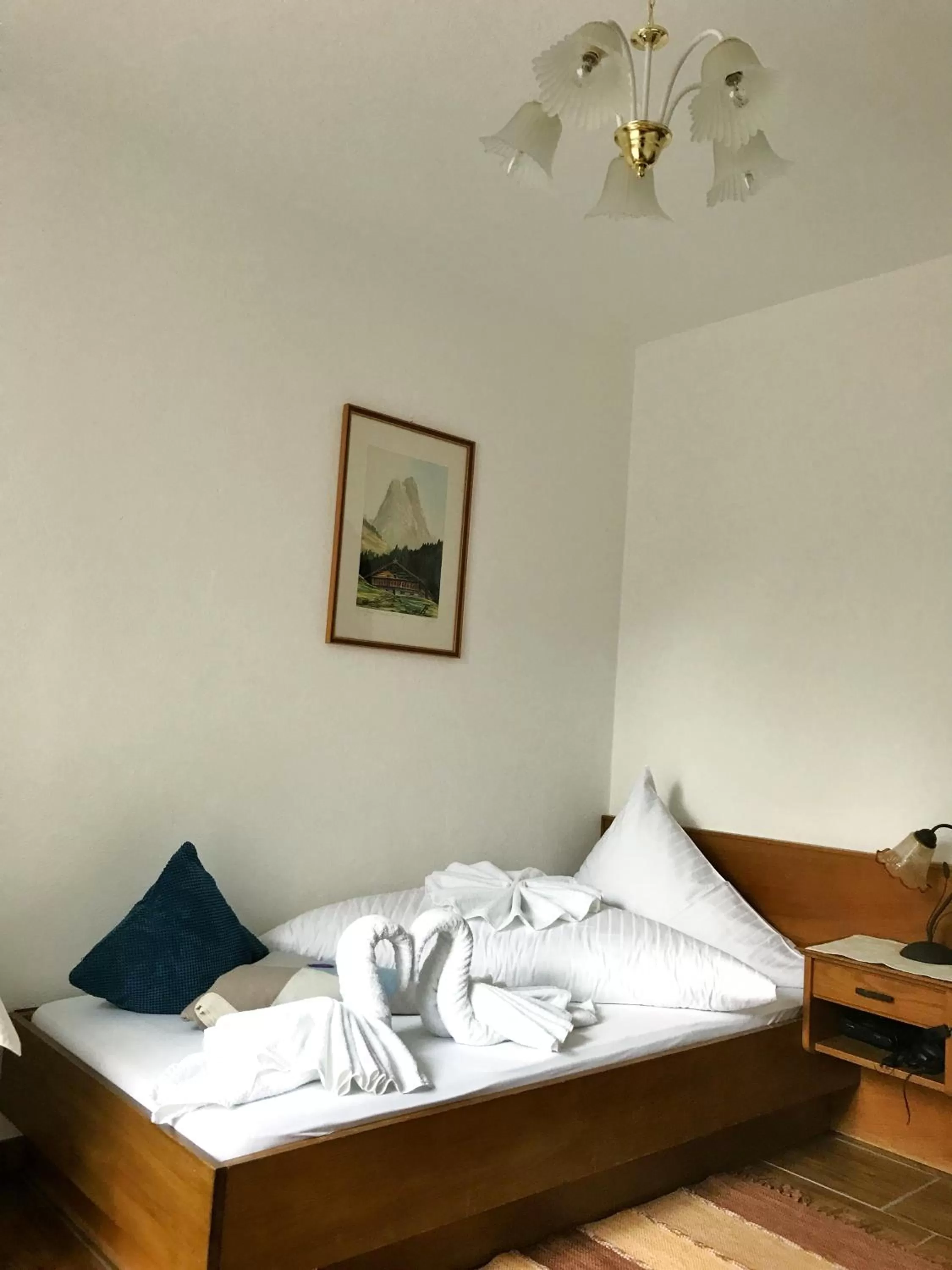 Photo of the whole room, Bed in Hotel Garni Wieshof