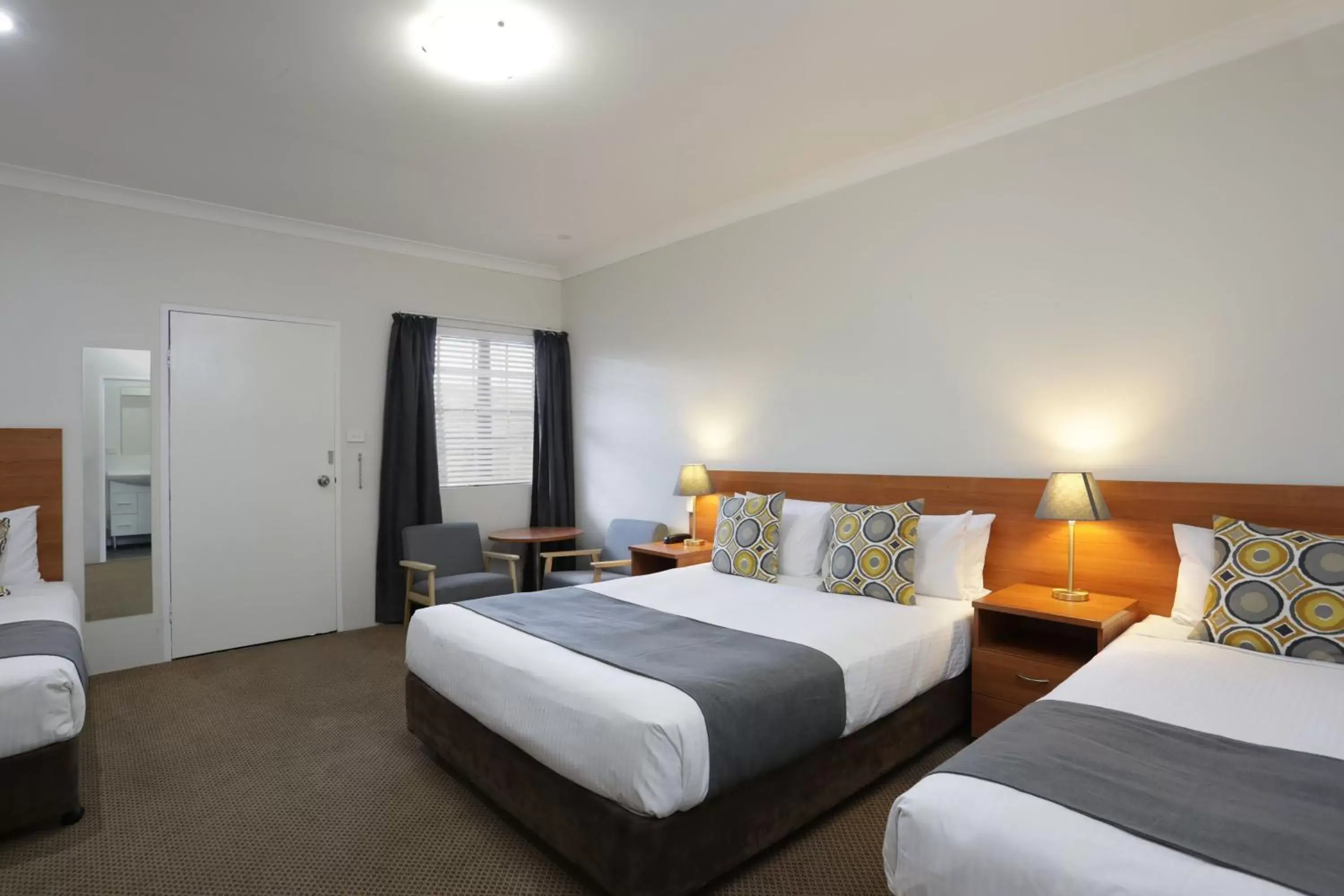 Bed in Cadman Motor Inn and Apartments Bed in Cadman Motor Inn and Apartments