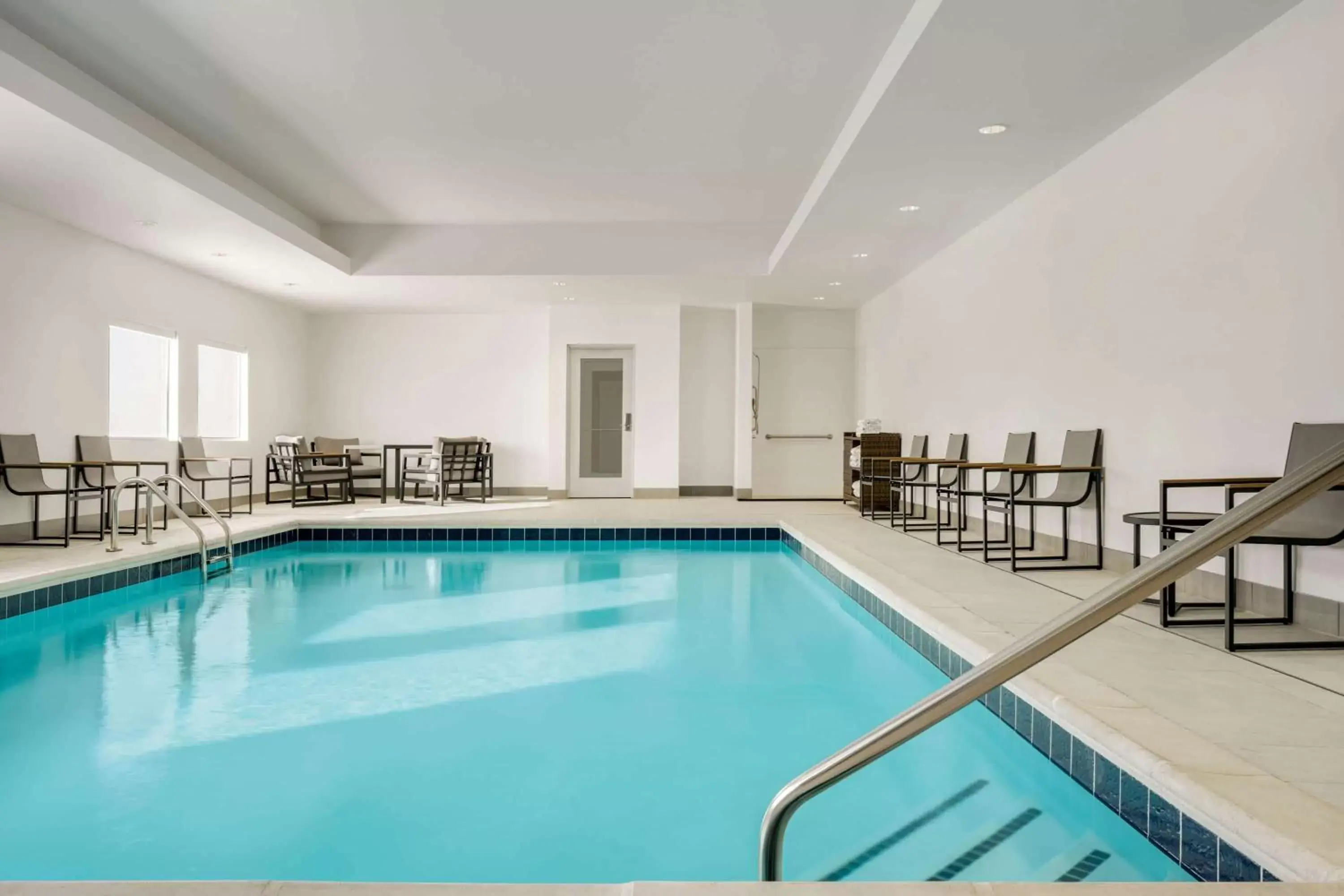 Swimming Pool in La Quinta Inn & Suites by Wyndham Denver Parker