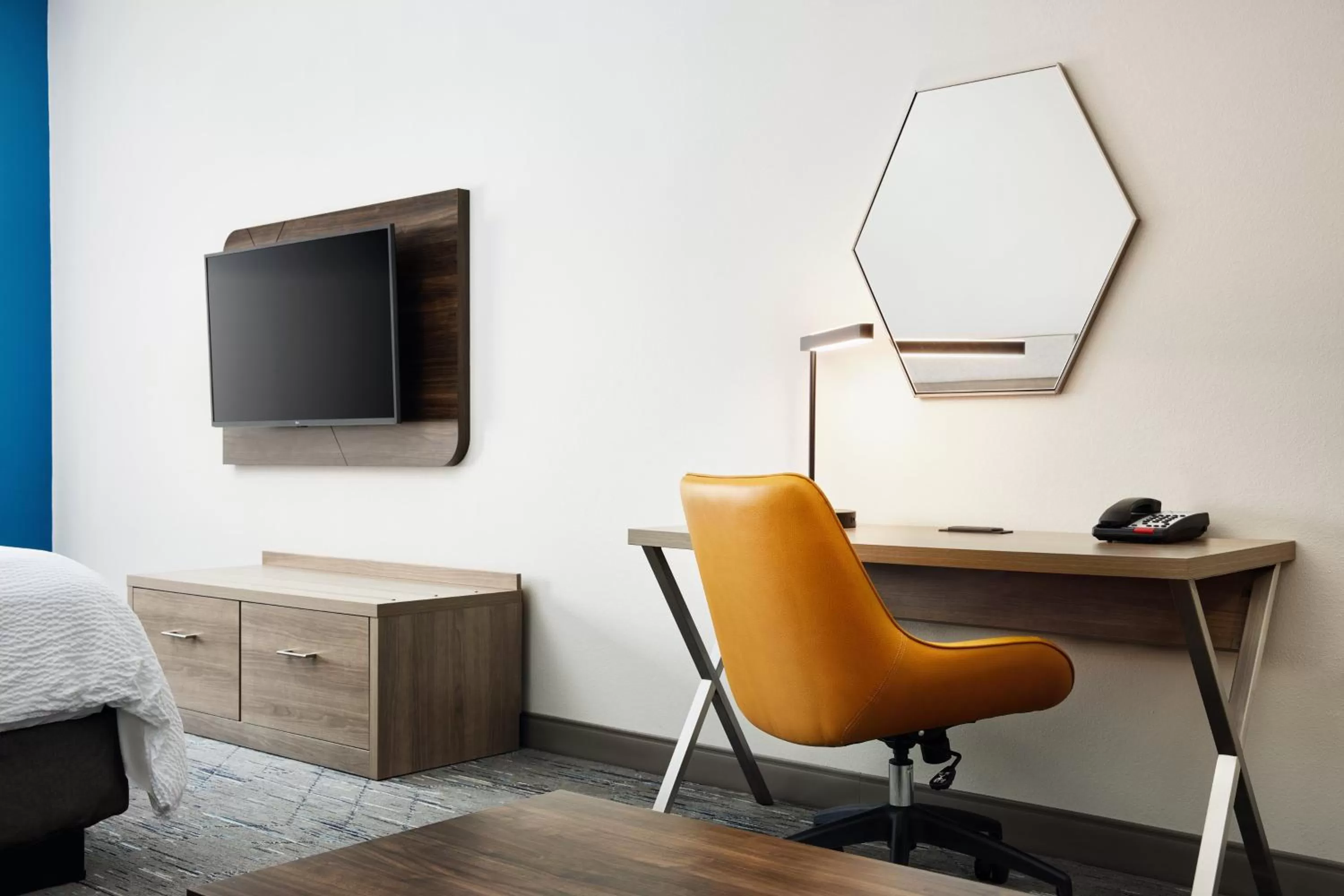 Photo of the whole room in Holiday Inn Express & Suites Bridgeport by IHG