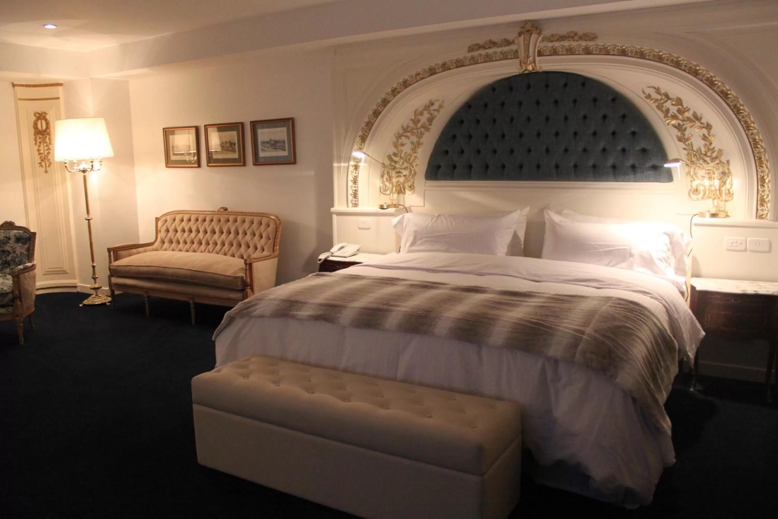 Bedroom, Bed in Hotel Club Frances