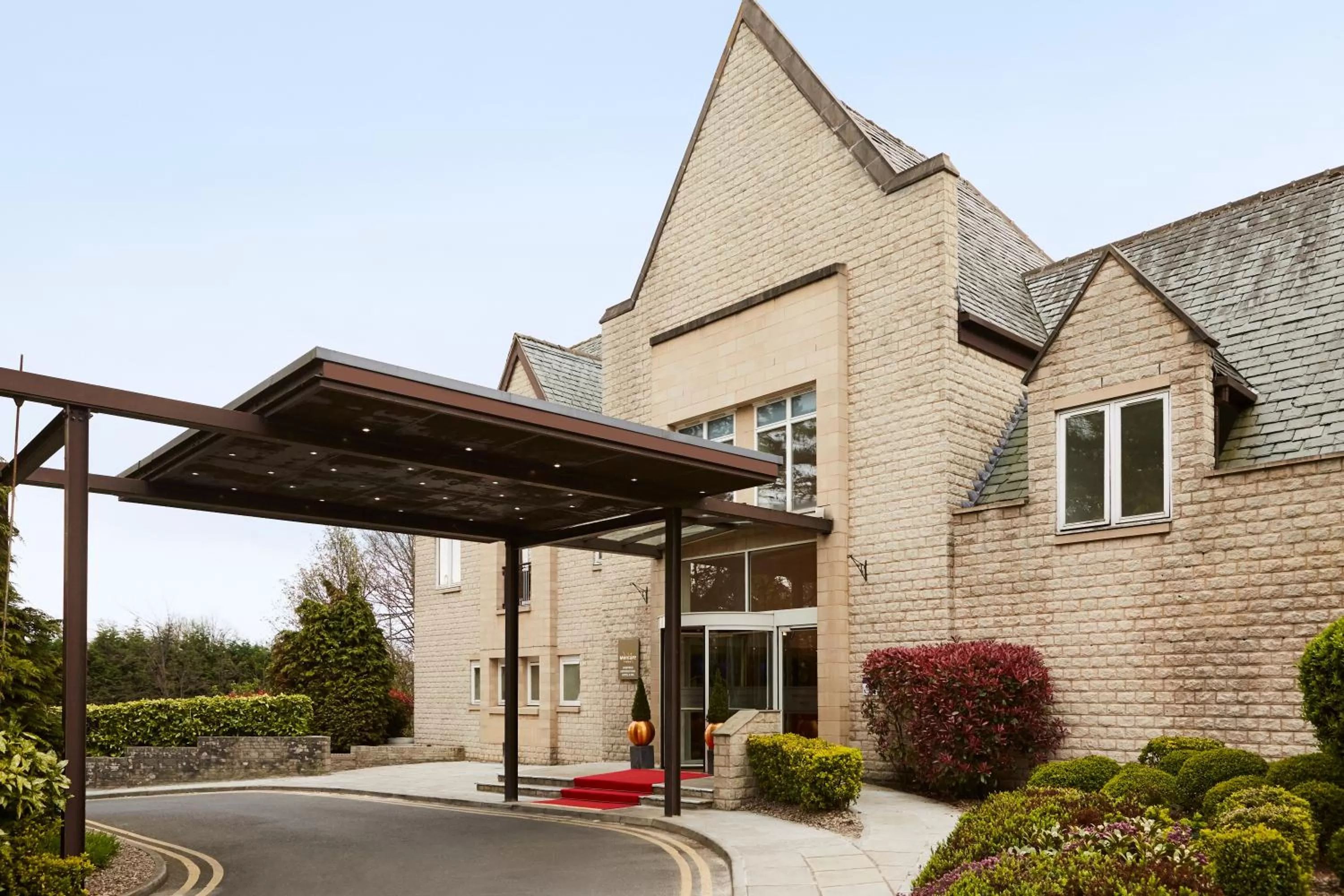 Property building in Mercure Sheffield Kenwood Hall & Spa