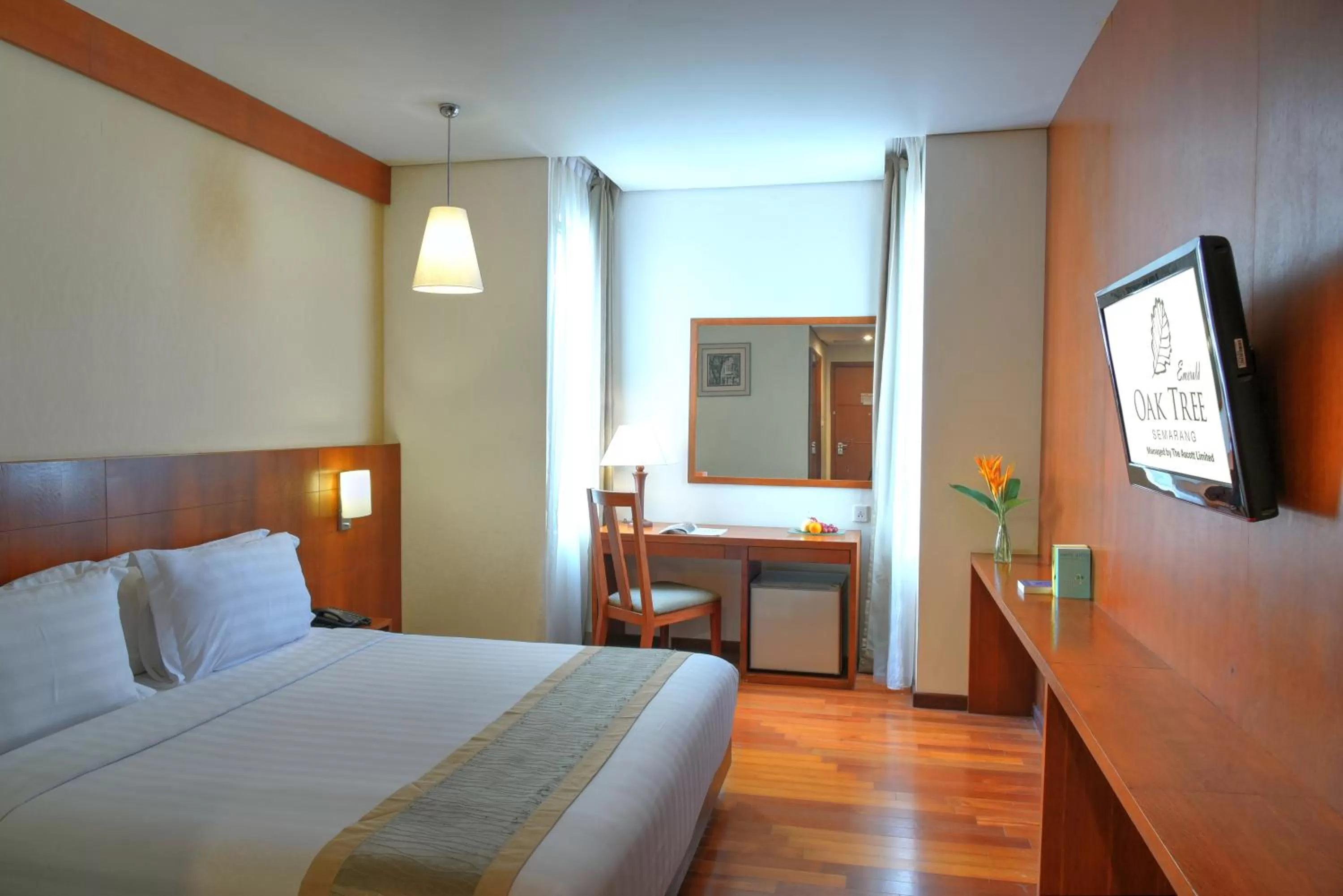 Bedroom, Bed in Oak Tree Emerald Hotel & Coventions Semarang