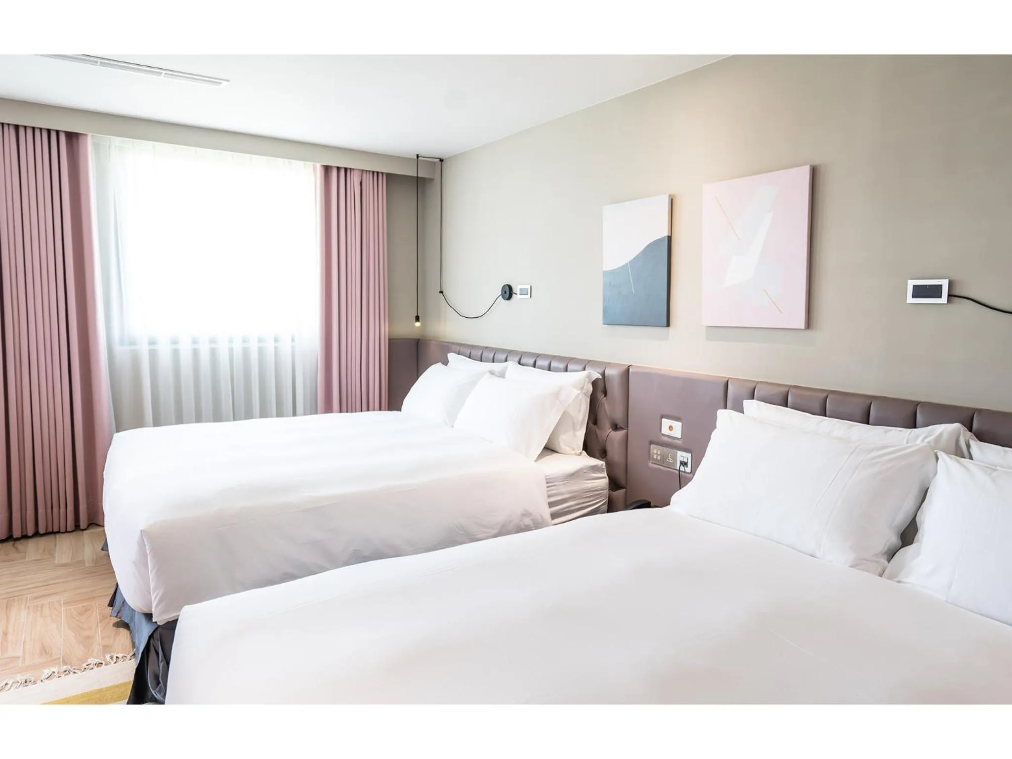 bunk bed, Bed in Hôtel de Ľeau