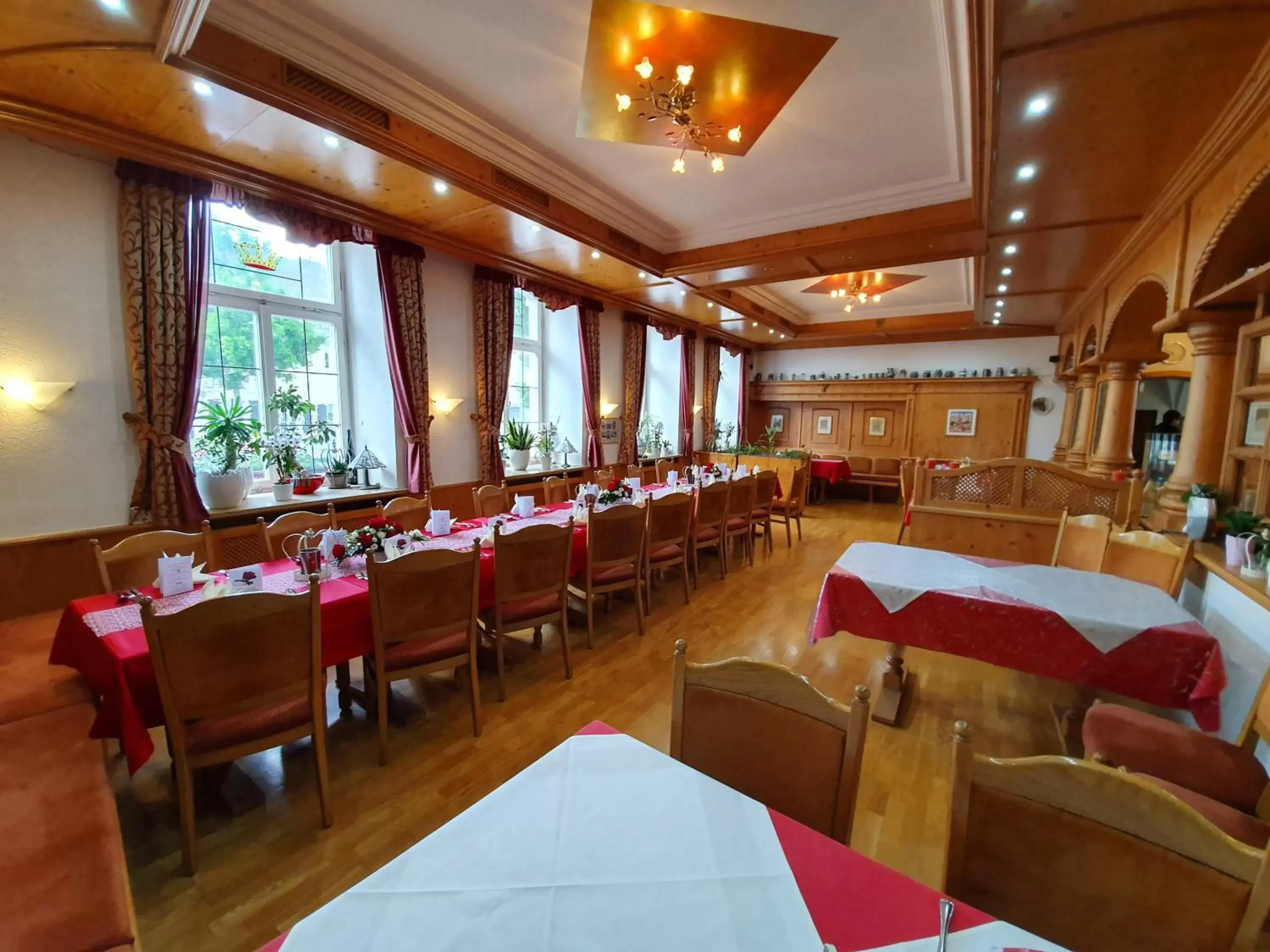 Restaurant/Places to Eat in Hotel & Restaurant Krone
