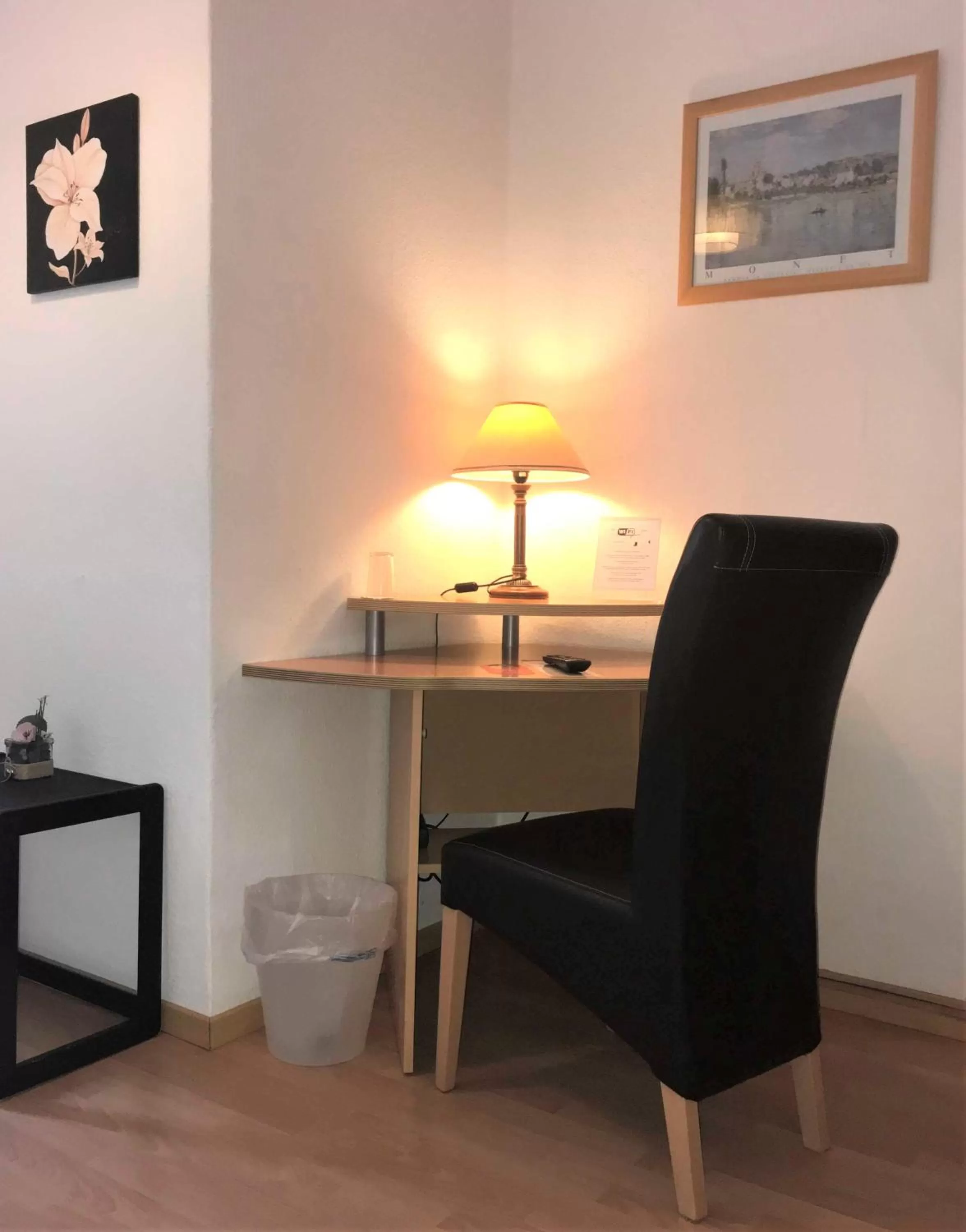 Seating area in Hotel Antoni