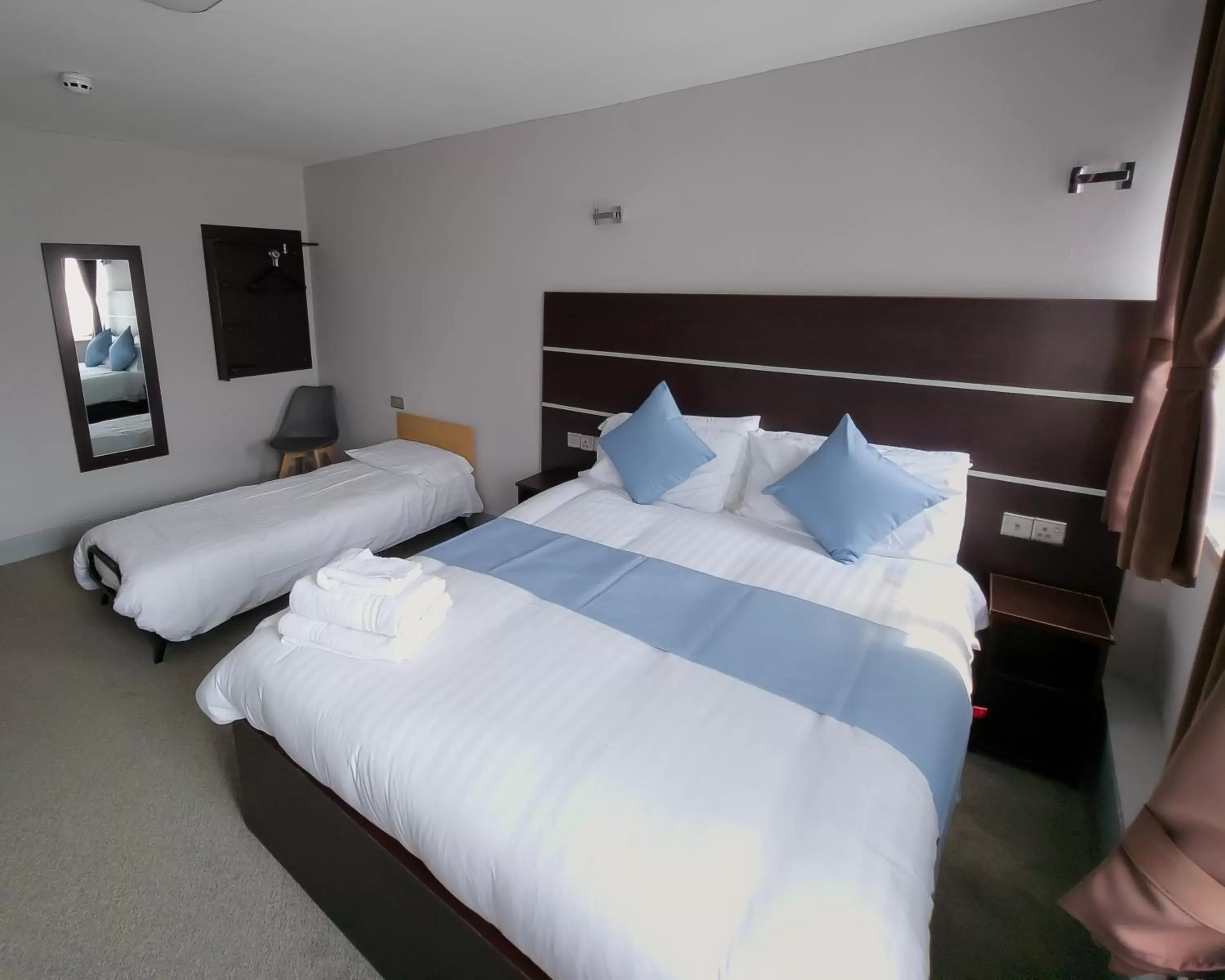 TV and multimedia, Bed in Level Inn