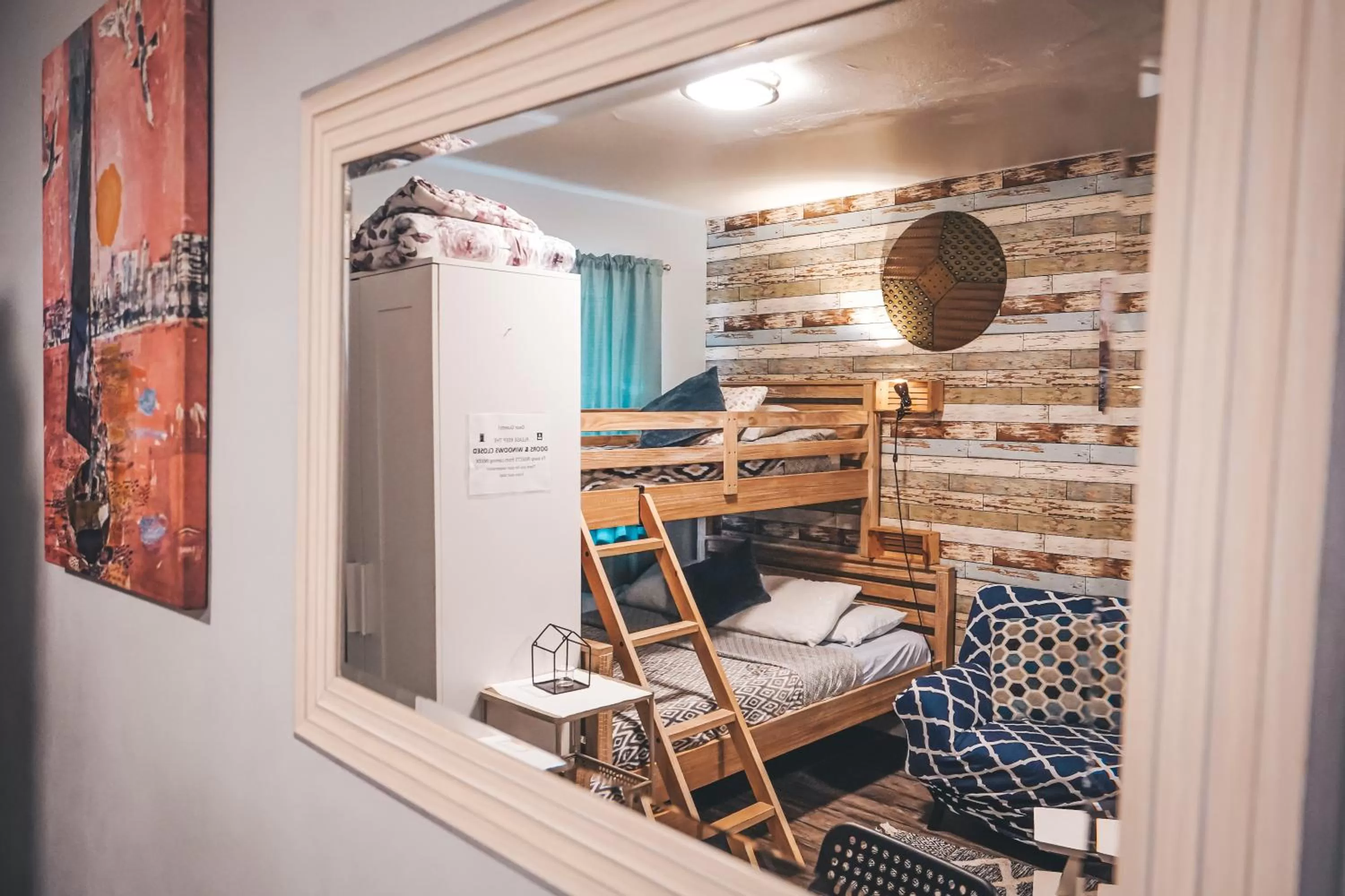 Living room in Hollywood Light Haven Lodge