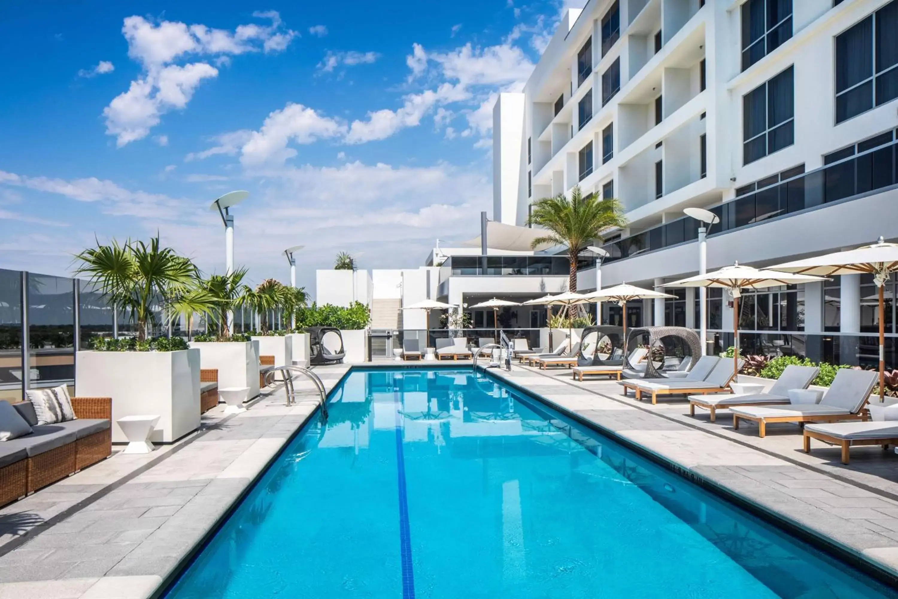 Pool view, Swimming Pool in Hilton Aventura Miami