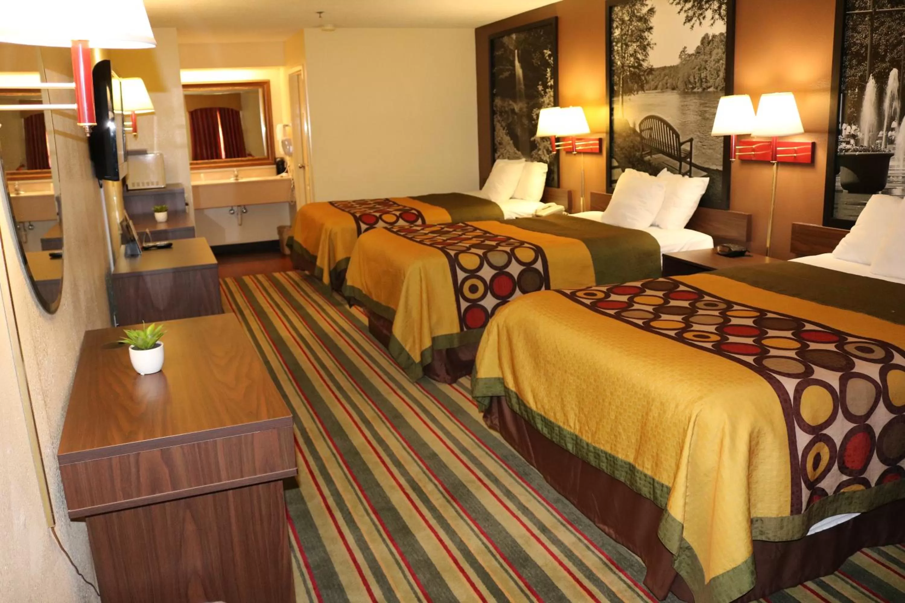 Bedroom, Bed in Super 8 by Wyndham Dublin