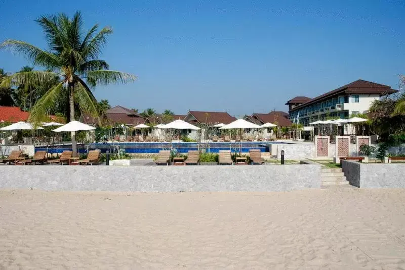 Property building, Beach in Kuiburi Hotel & Resort