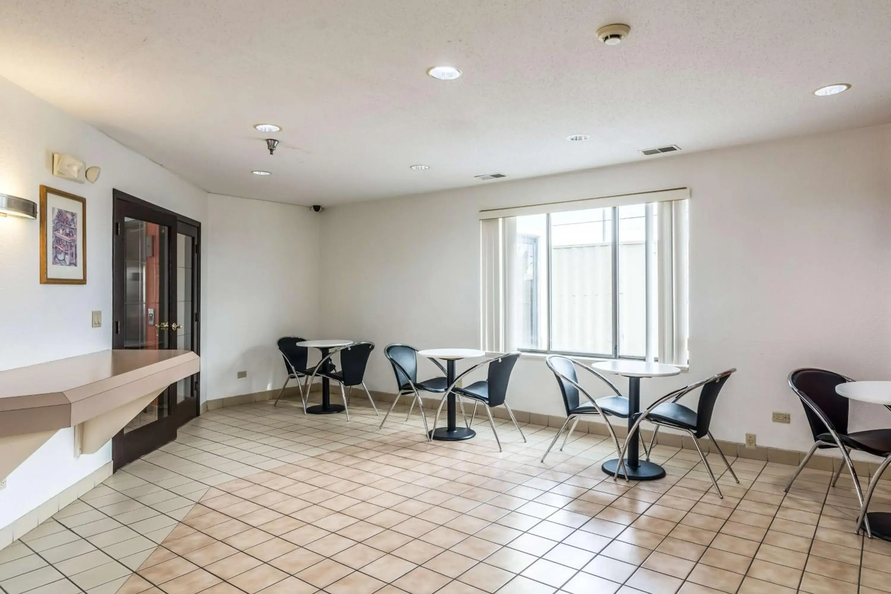 Restaurant/places to eat in Motel 6-Harvey, IL Restaurant/places to eat in Motel 6-Harvey, IL