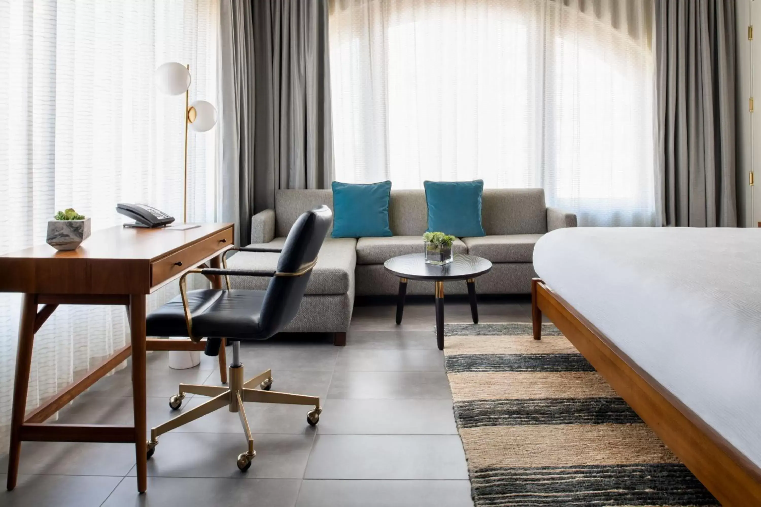 Bedroom, Bed in The Hi-Lo, Autograph Collection Bedroom, Bed in The Hi-Lo, Autograph Collection