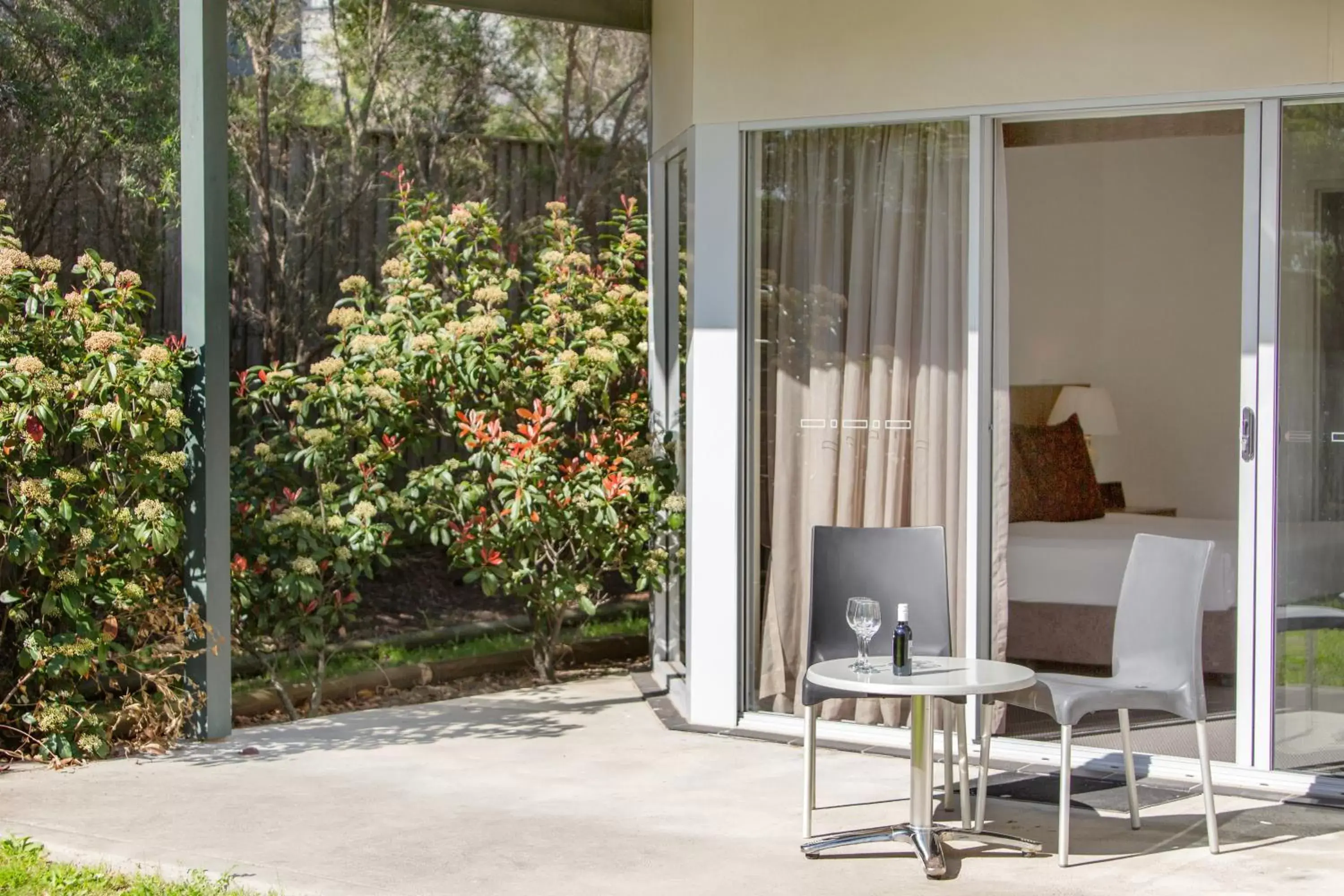 Patio in Hunter Gateway Motel Patio in Hunter Gateway Motel