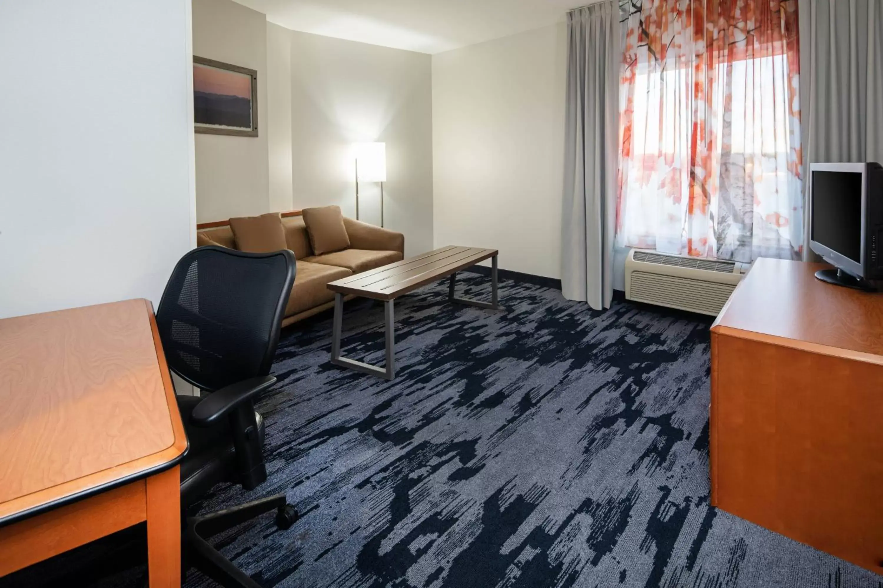 Living room, Seating Area in Fairfield Inn & Suites Seattle Bremerton