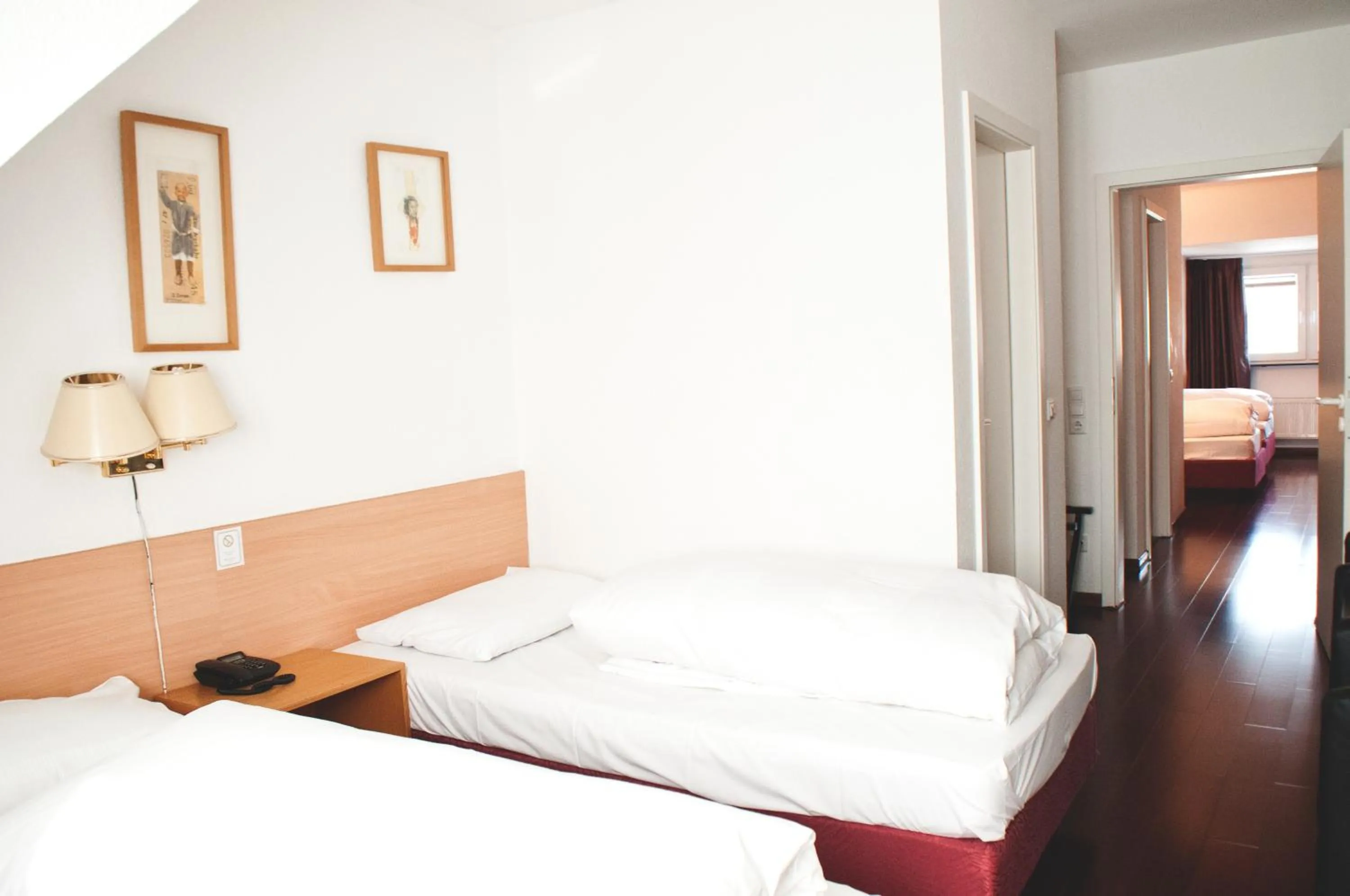 Photo of the whole room, Bed in Hotel Batavia