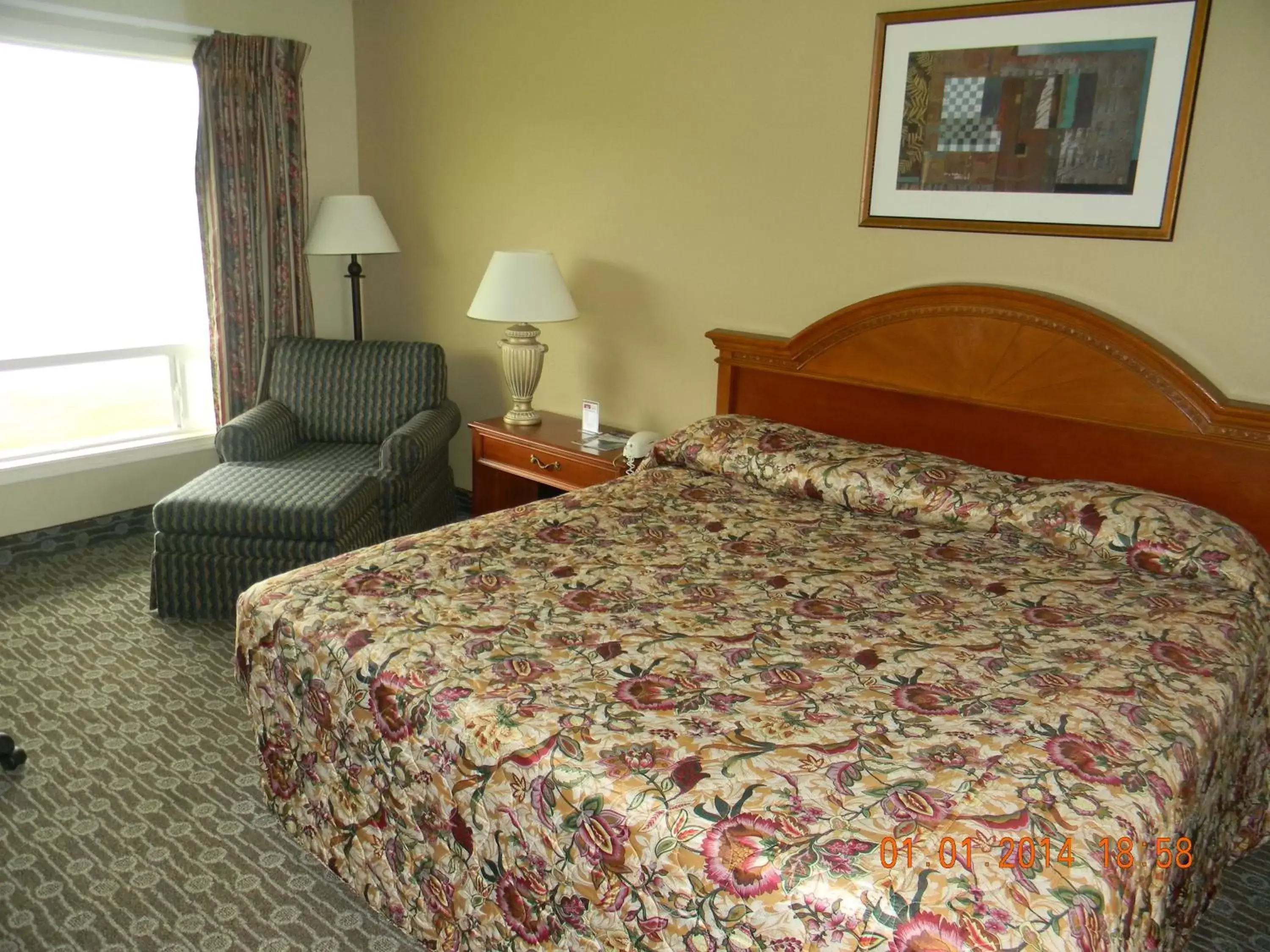 Bedroom, Bed in Lakeview Inn Centralia