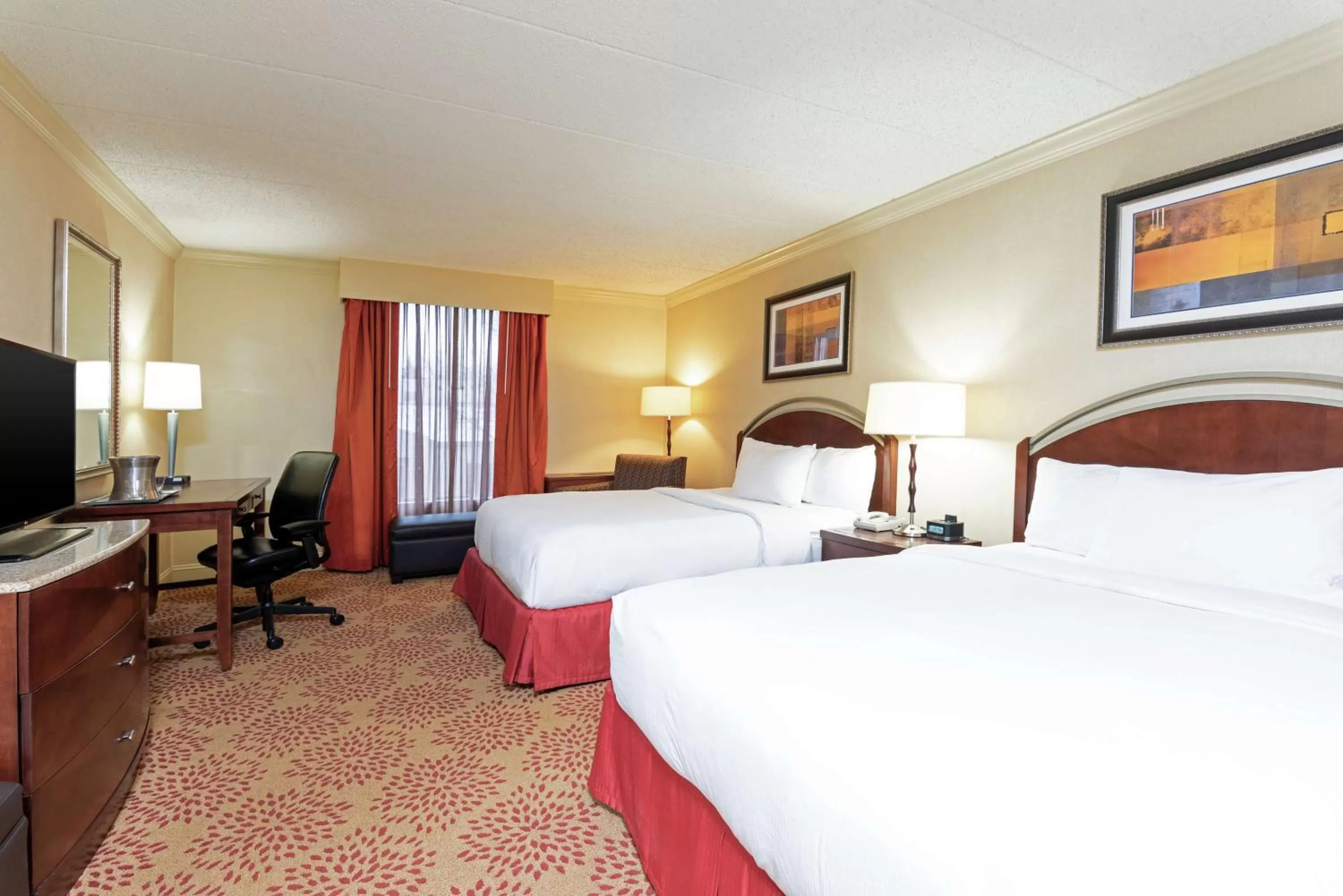 Bed in DoubleTree by Hilton Hotel Grand Rapids Airport