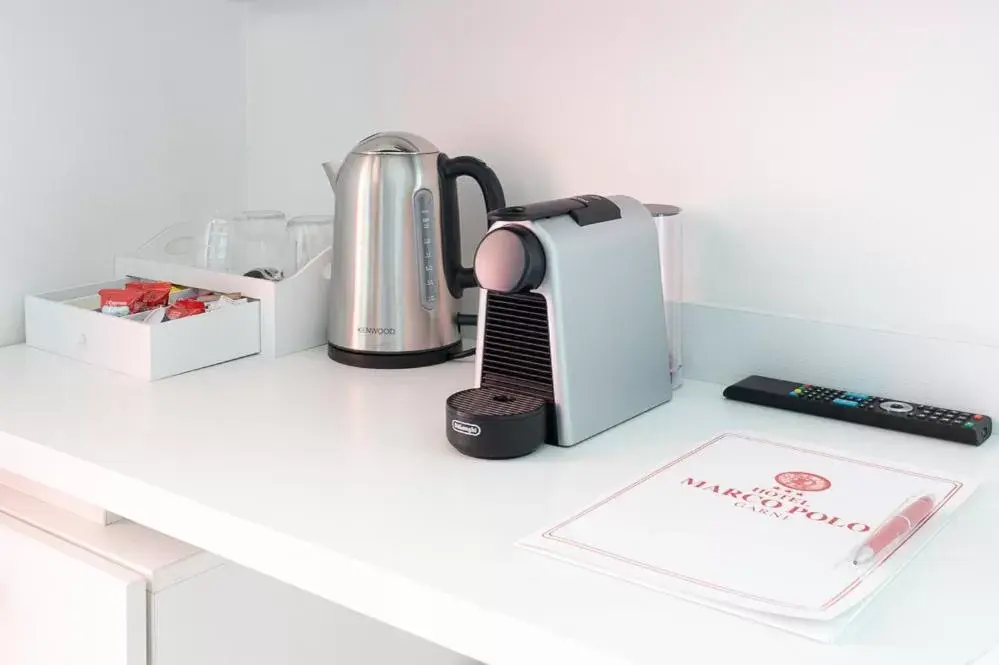 Bedroom, Coffee/Tea Facilities in Hotel Marco Polo